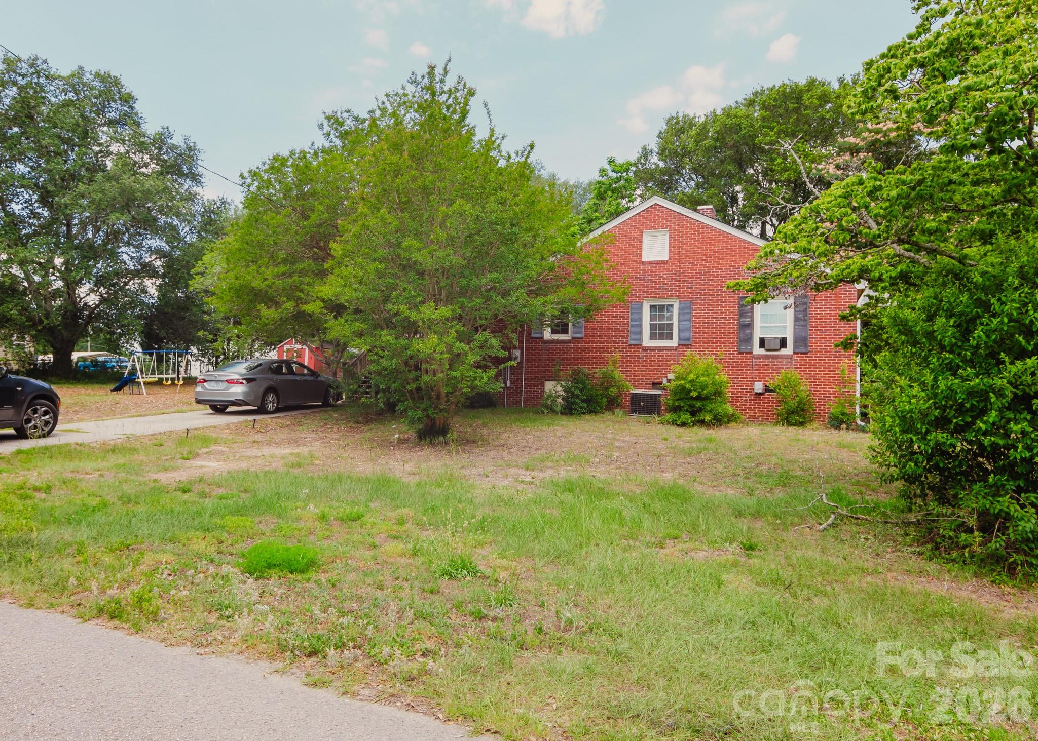303 Myrtle Avenue — Hamlet