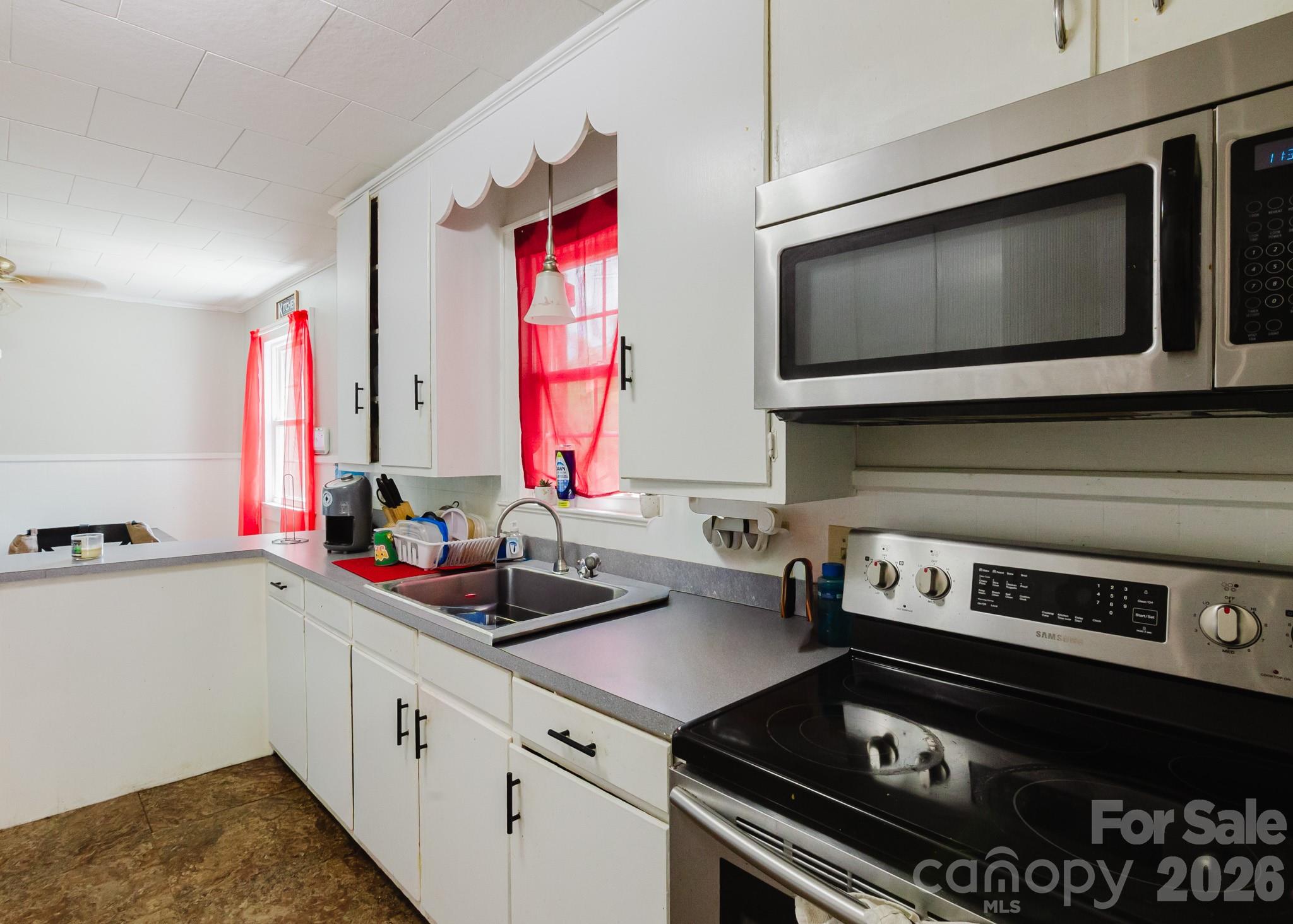 303 Myrtle Avenue — Hamlet