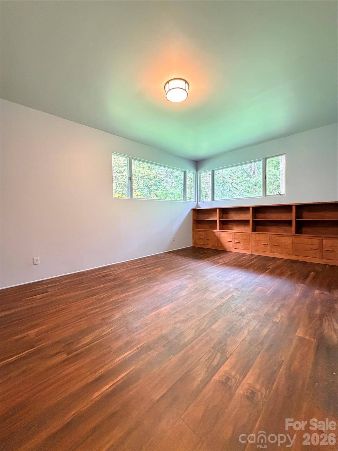 800 W 7th Street — Newton