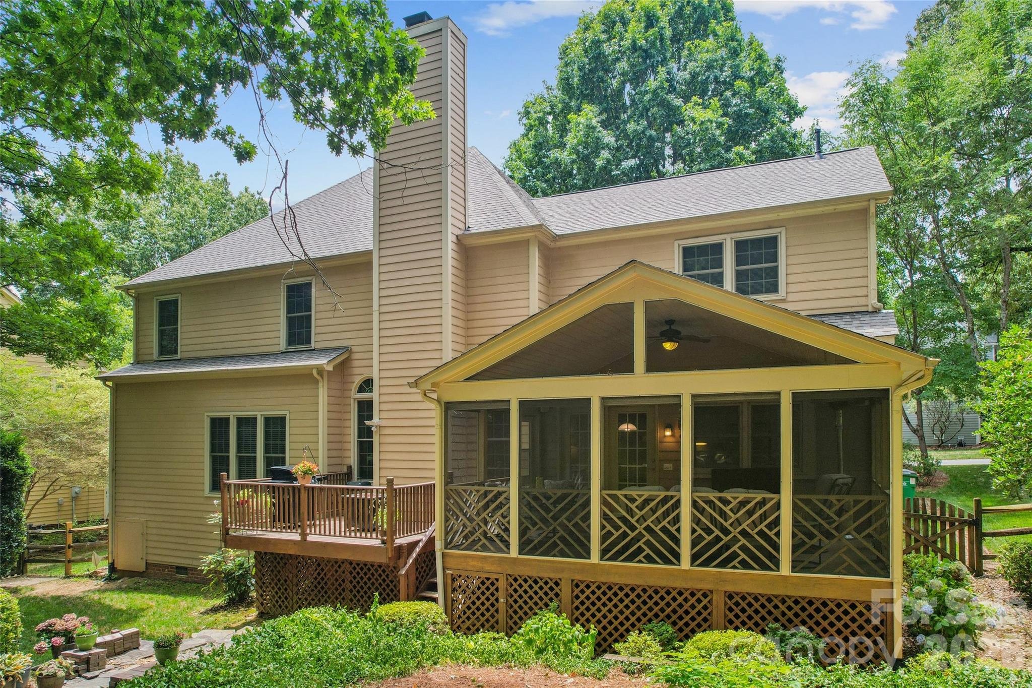 5529 Fairvista Drive — Charlotte