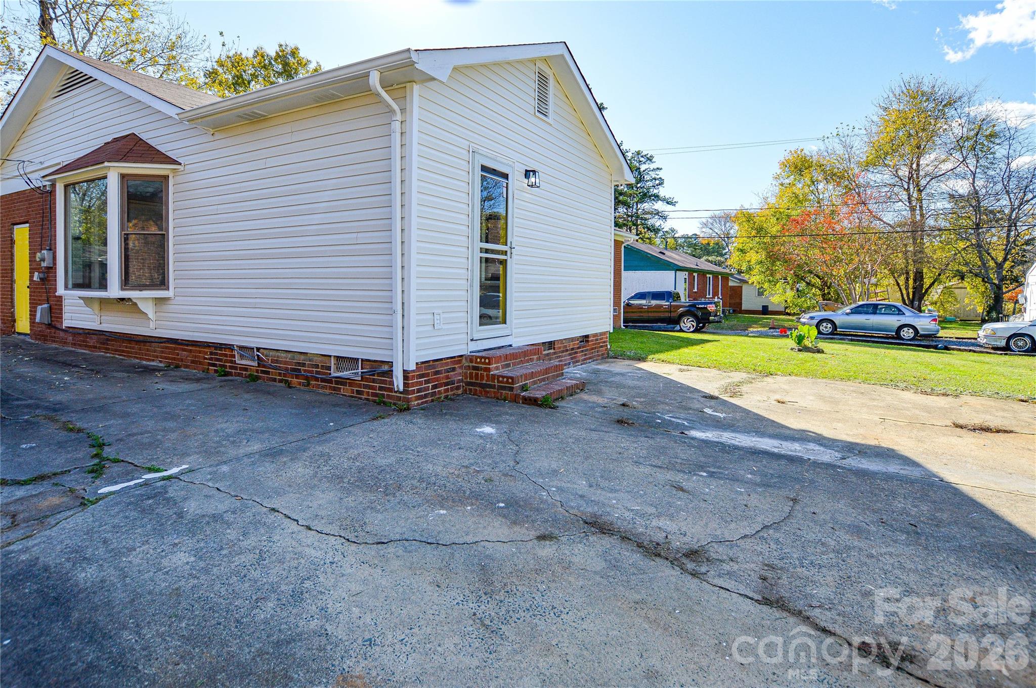 9313 Trinity Road — Charlotte