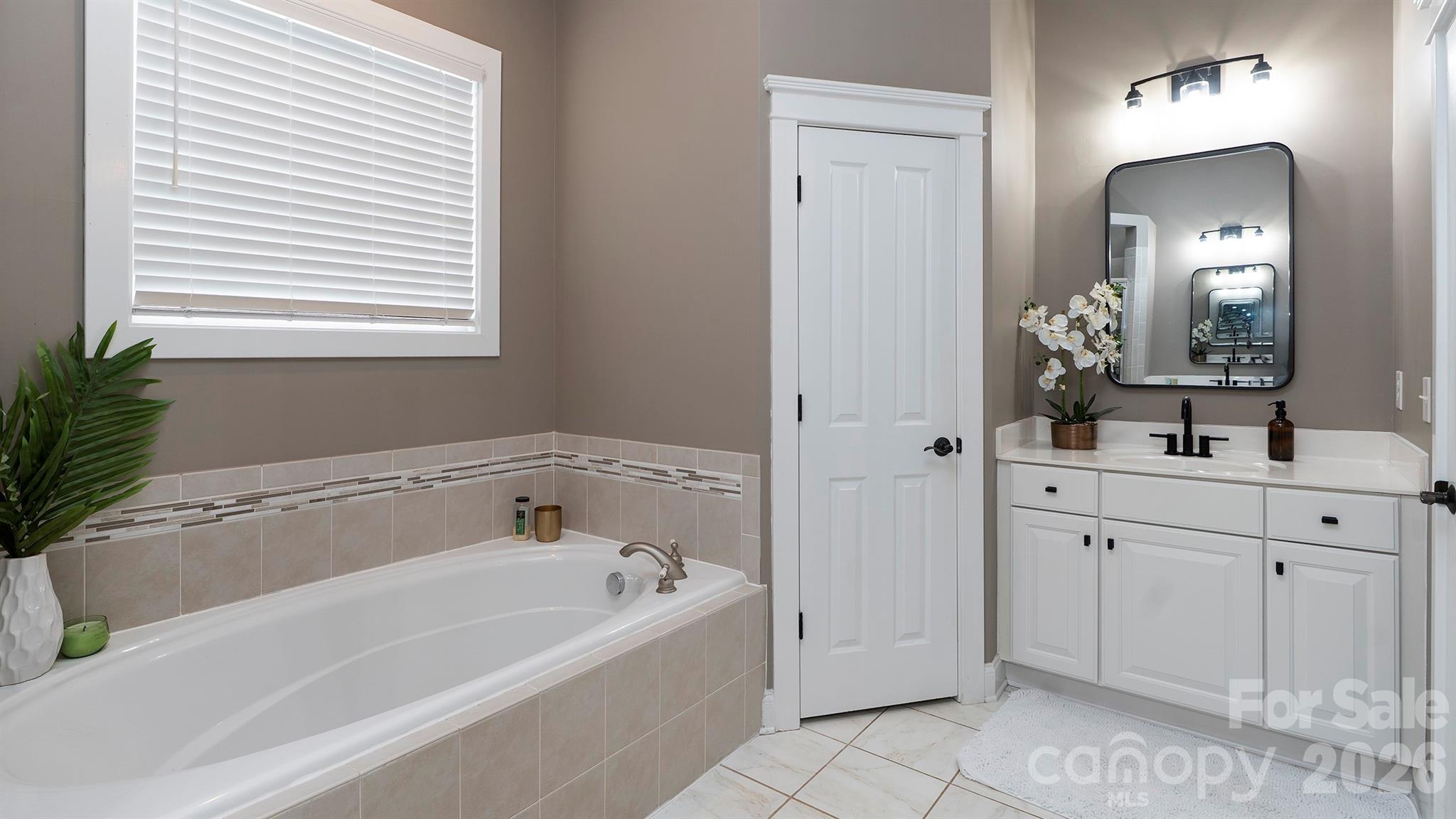 14125 Bankside Drive — Huntersville