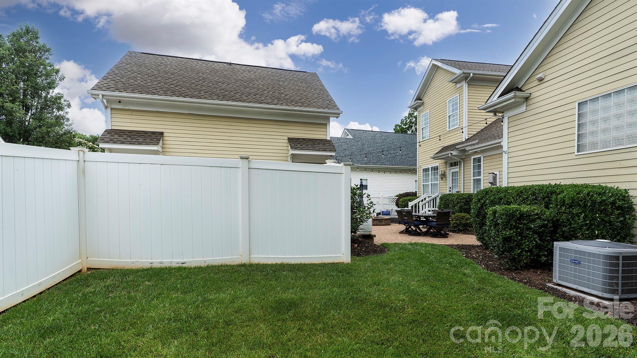 14125 Bankside Drive — Huntersville