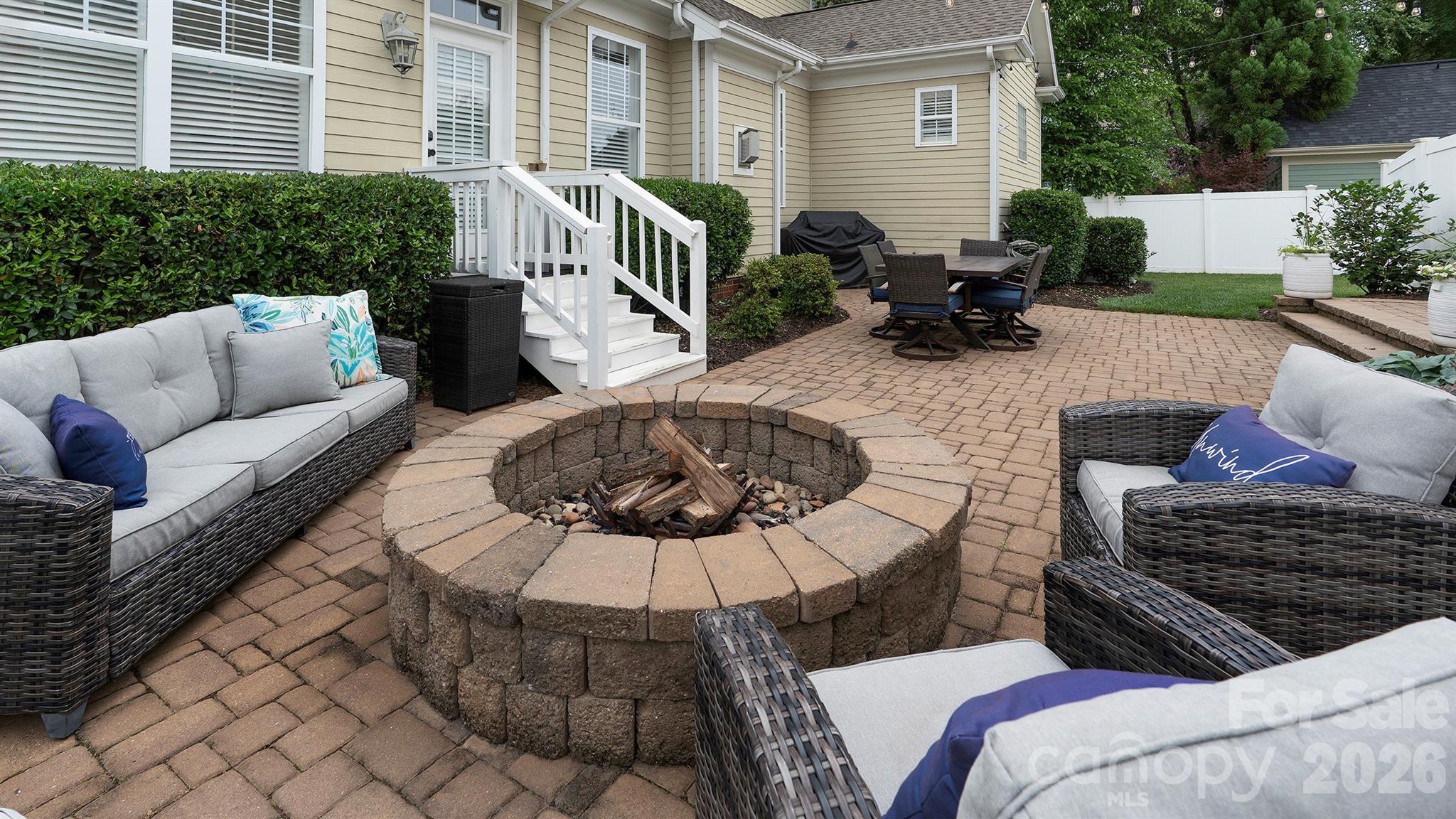 14125 Bankside Drive — Huntersville