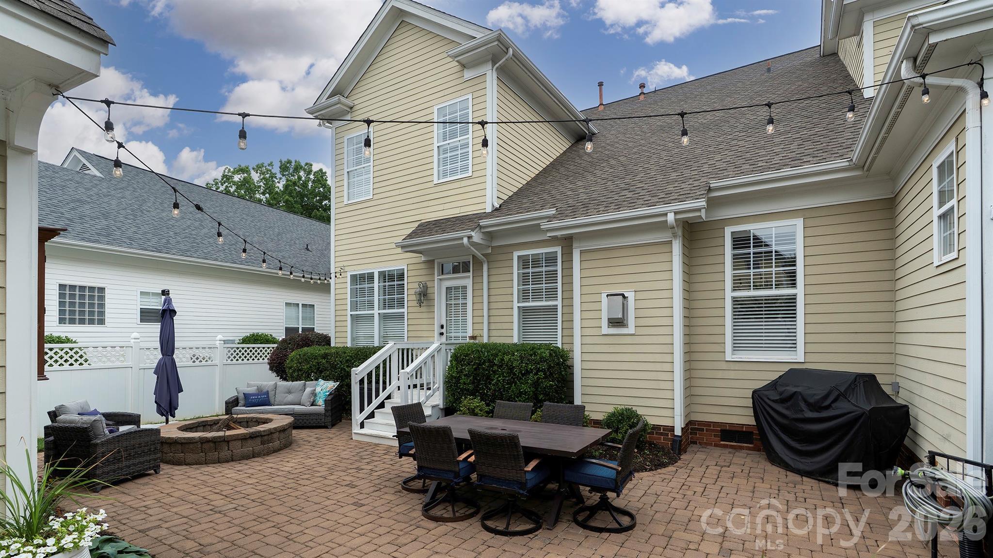 14125 Bankside Drive — Huntersville