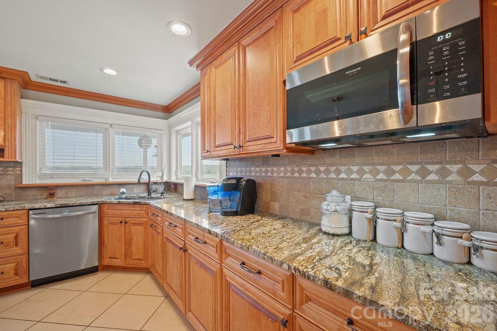 809 New Sterling Road — Stony Point