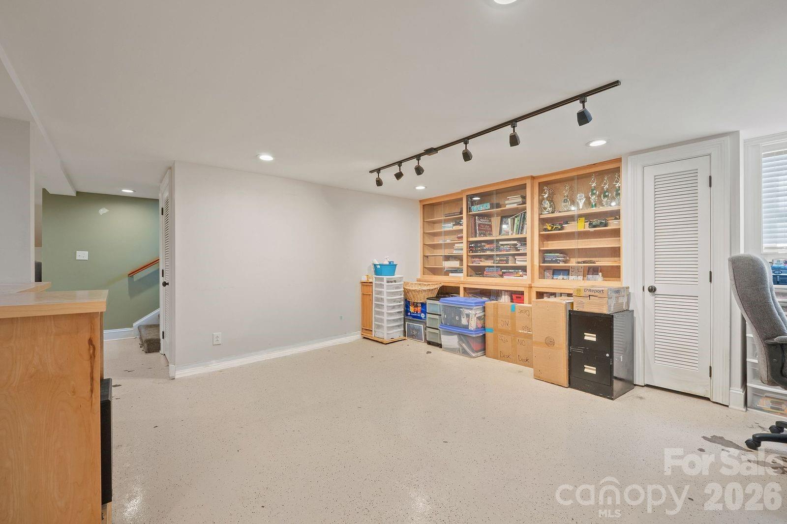 809 New Sterling Road — Stony Point