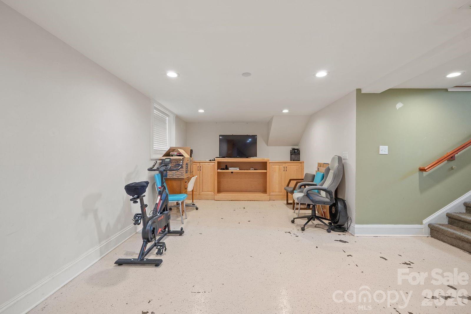 809 New Sterling Road — Stony Point
