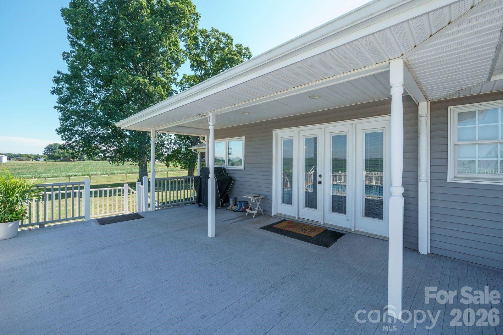 809 New Sterling Road — Stony Point