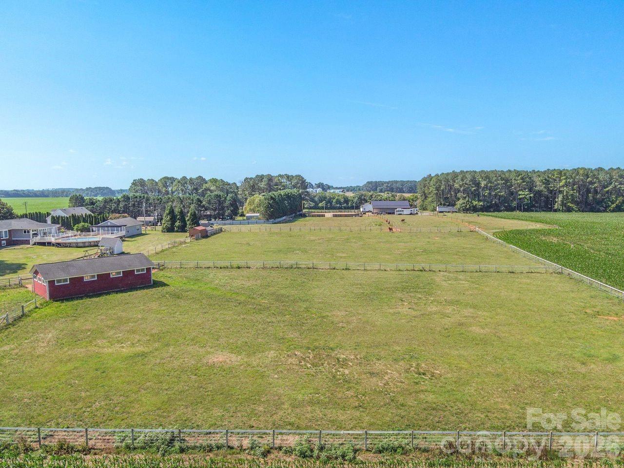 809 New Sterling Road — Stony Point