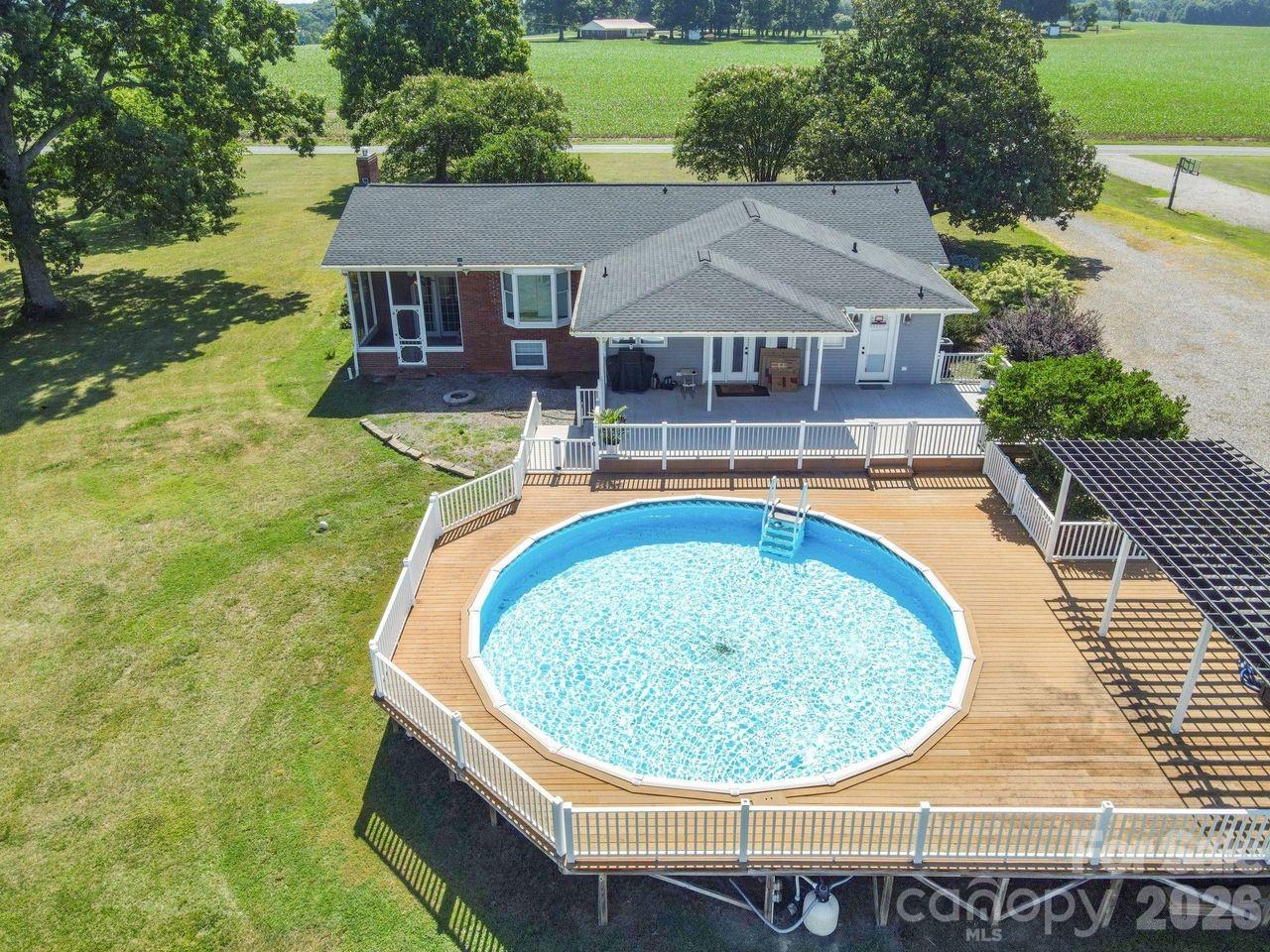 809 New Sterling Road — Stony Point