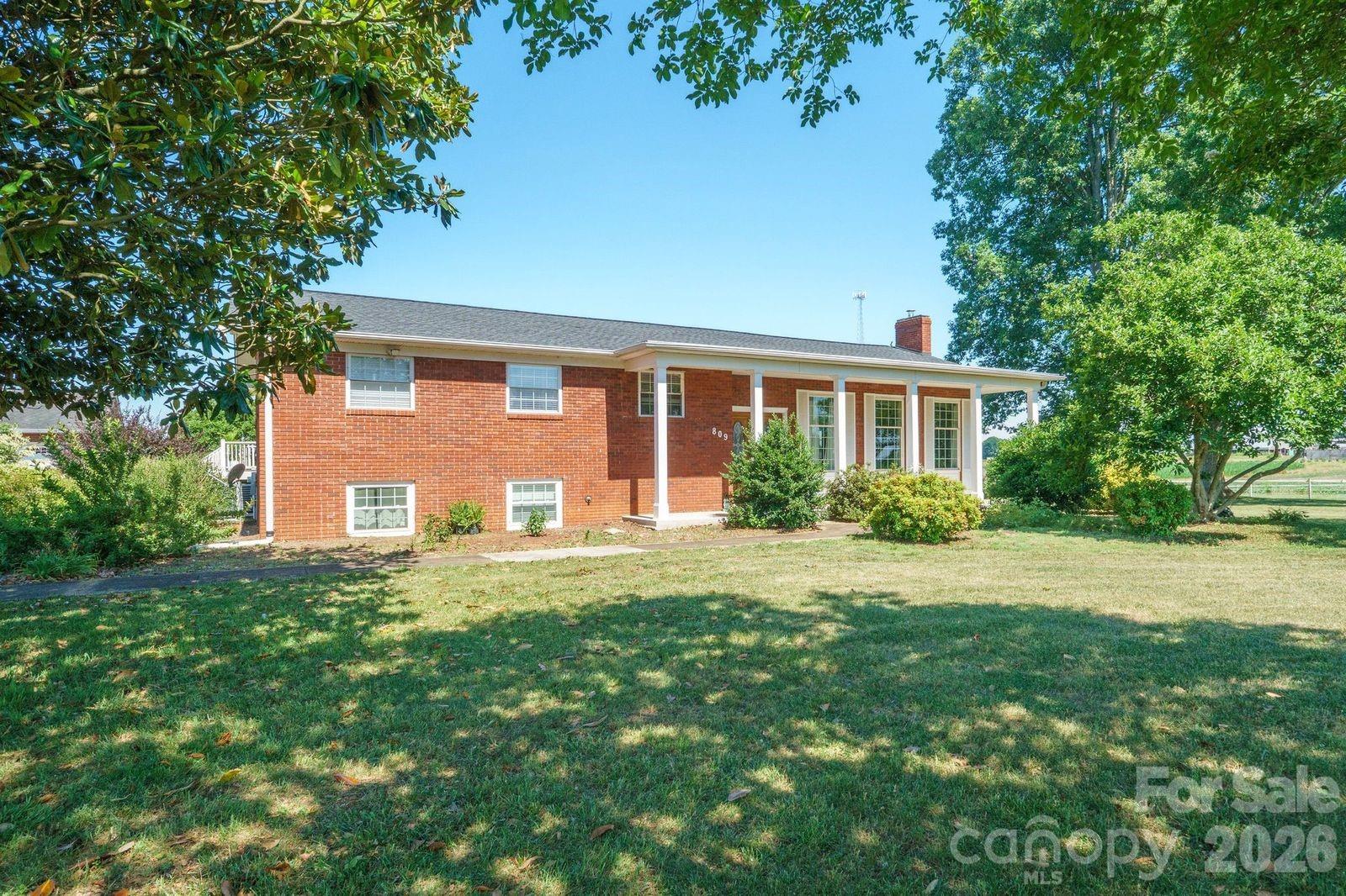 809 New Sterling Road — Stony Point