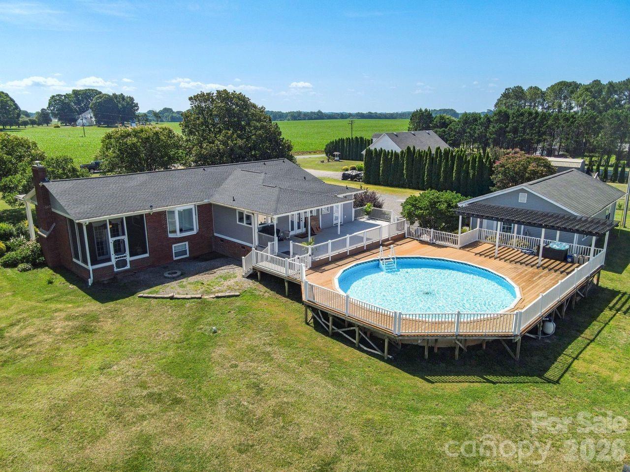 809 New Sterling Road — Stony Point