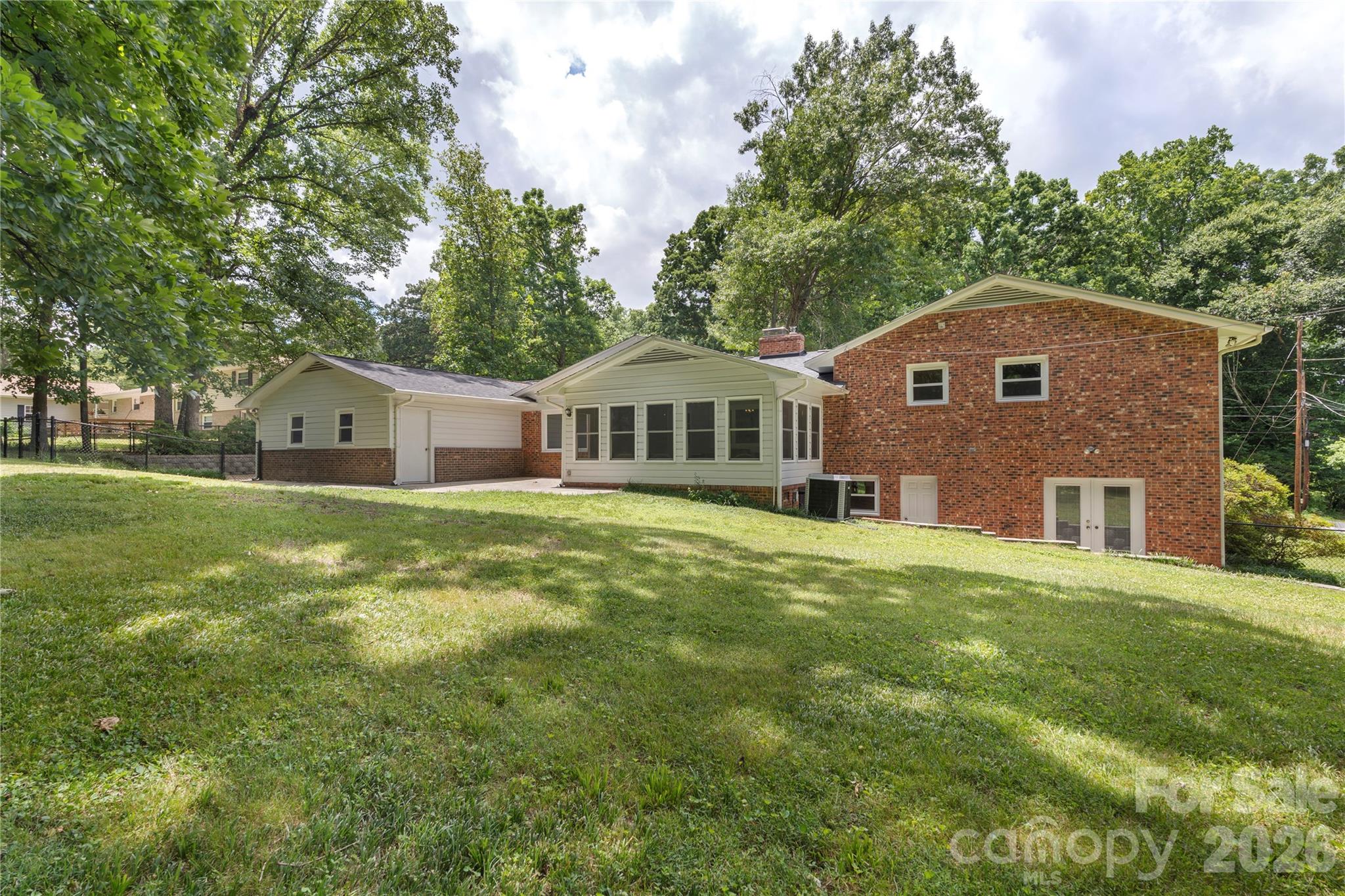 221 Kingsway Circle — Charlotte