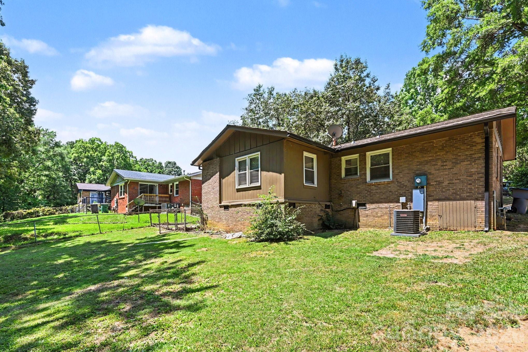 1126 Claremont Road — Charlotte
