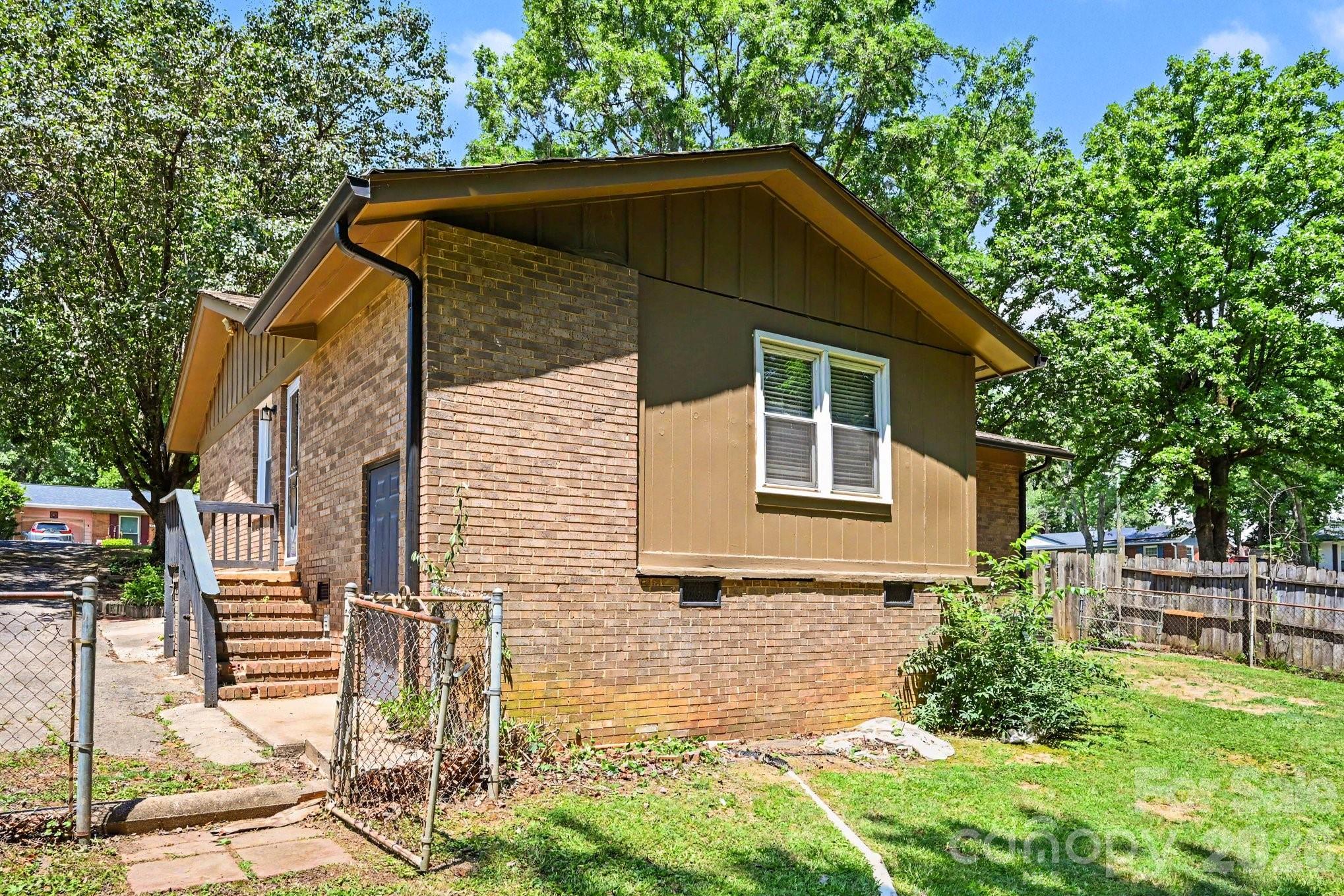 1126 Claremont Road — Charlotte