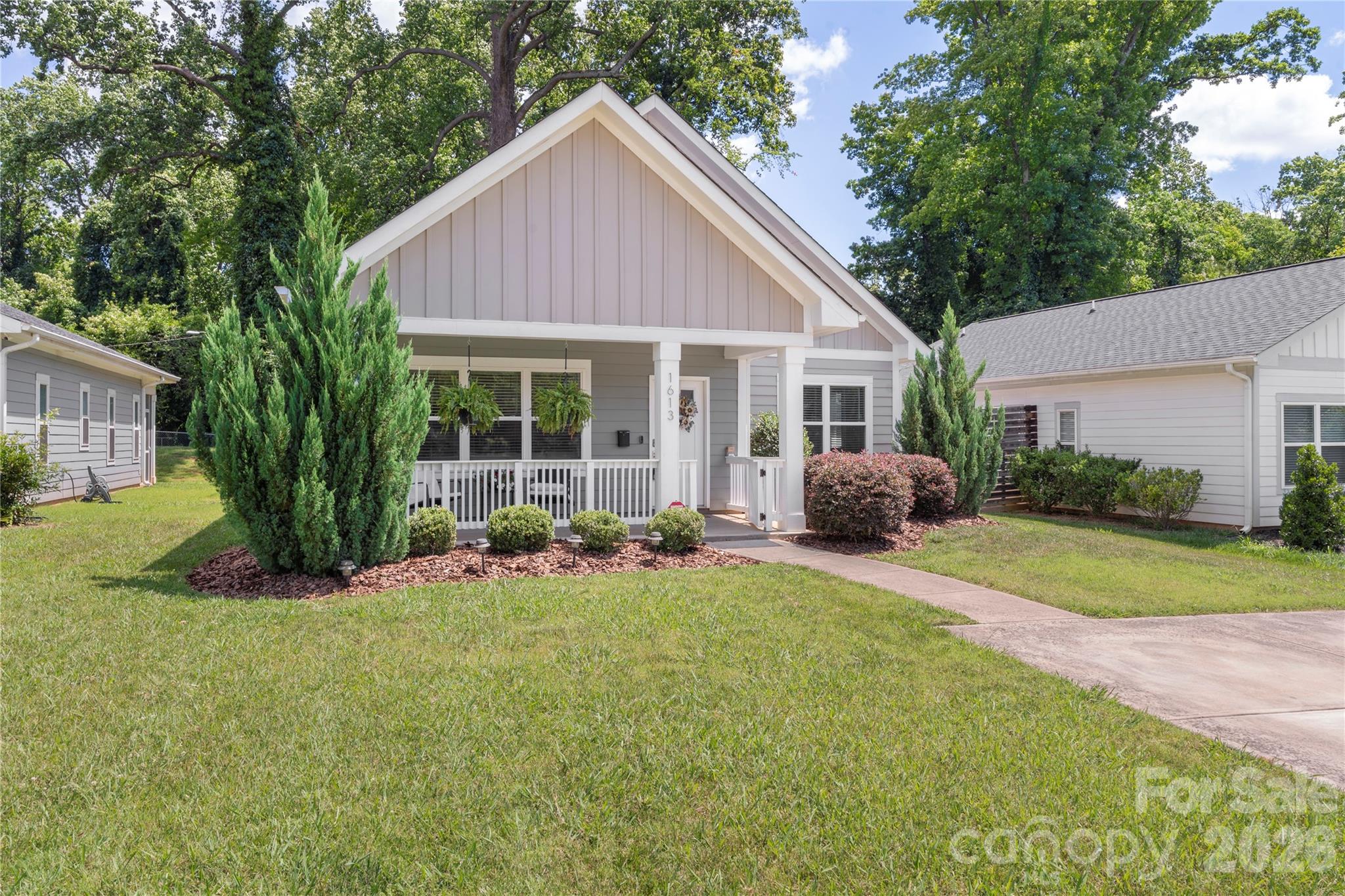 1613 Newcastle Street — Charlotte