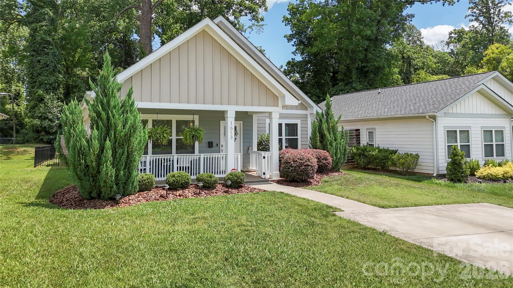 1613 Newcastle Street — Charlotte