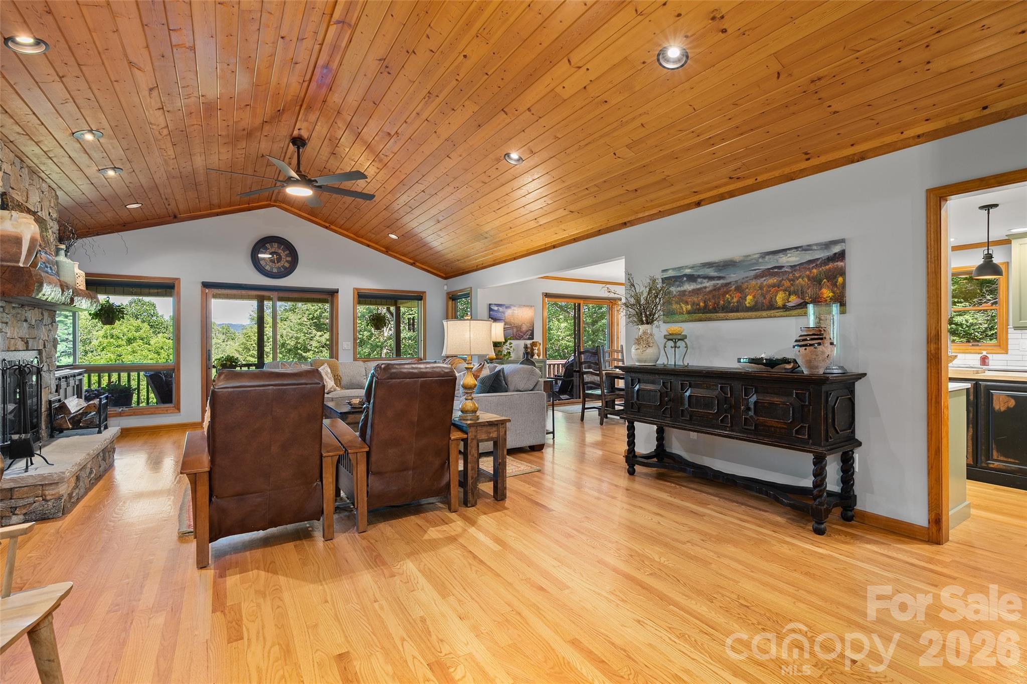 359 Saddlebrook Lane — Clyde