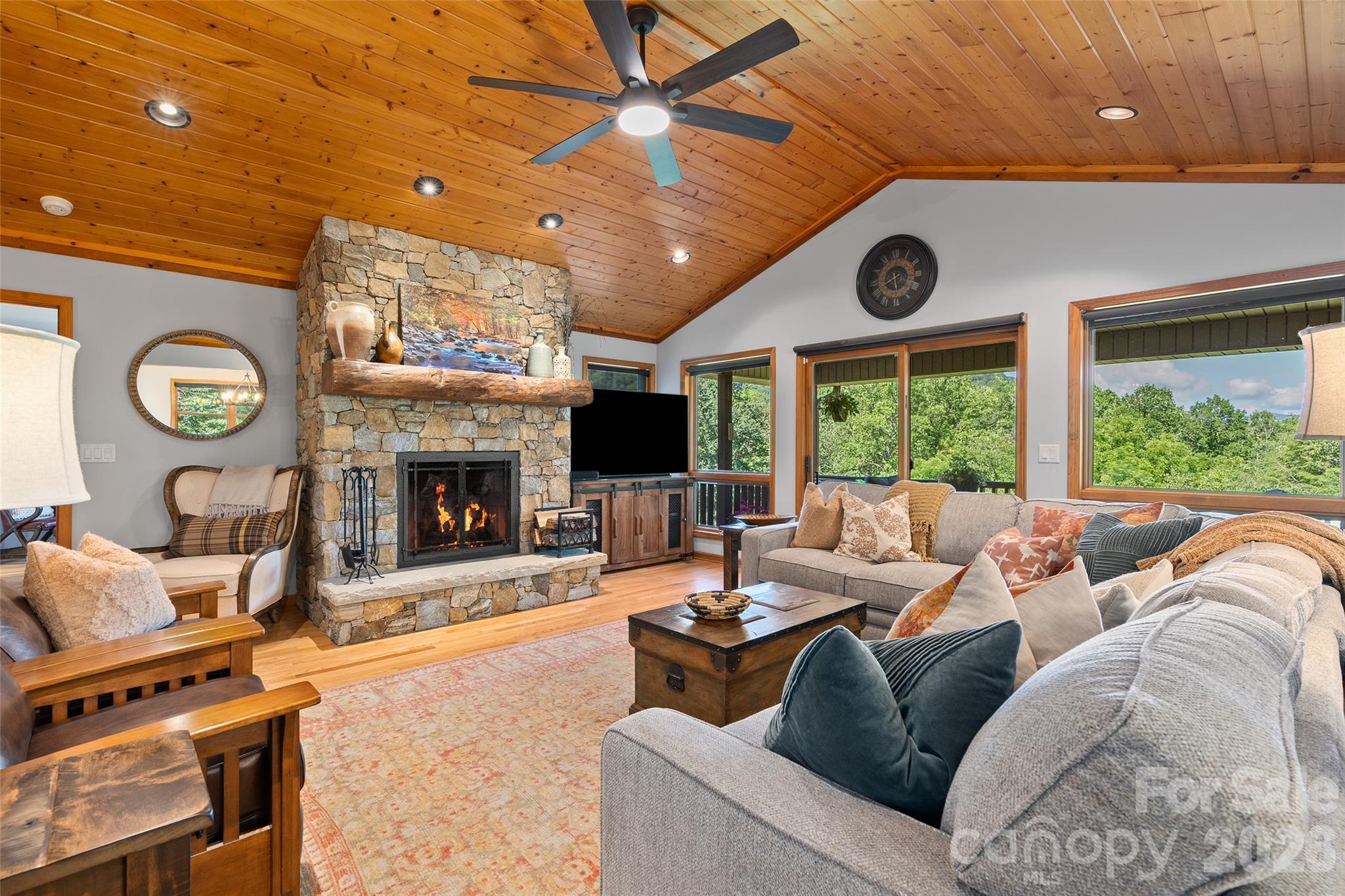 359 Saddlebrook Lane — Clyde
