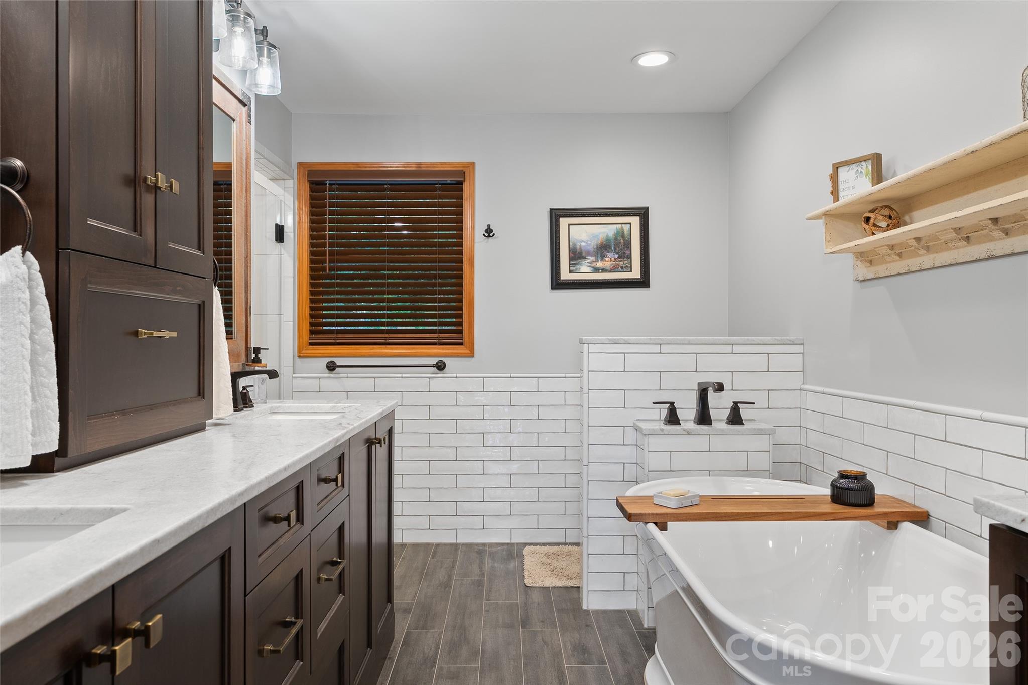 359 Saddlebrook Lane — Clyde