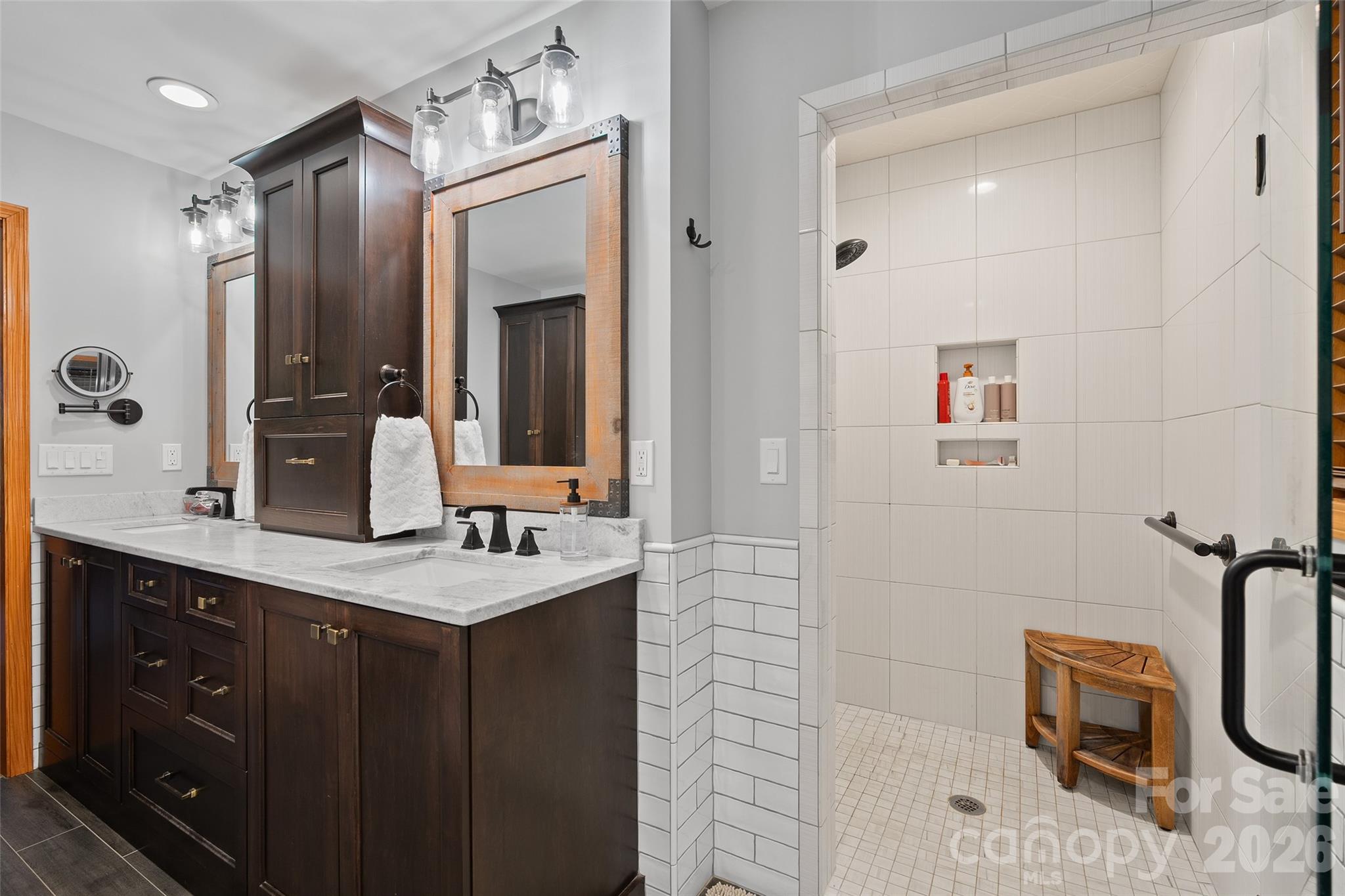 359 Saddlebrook Lane — Clyde