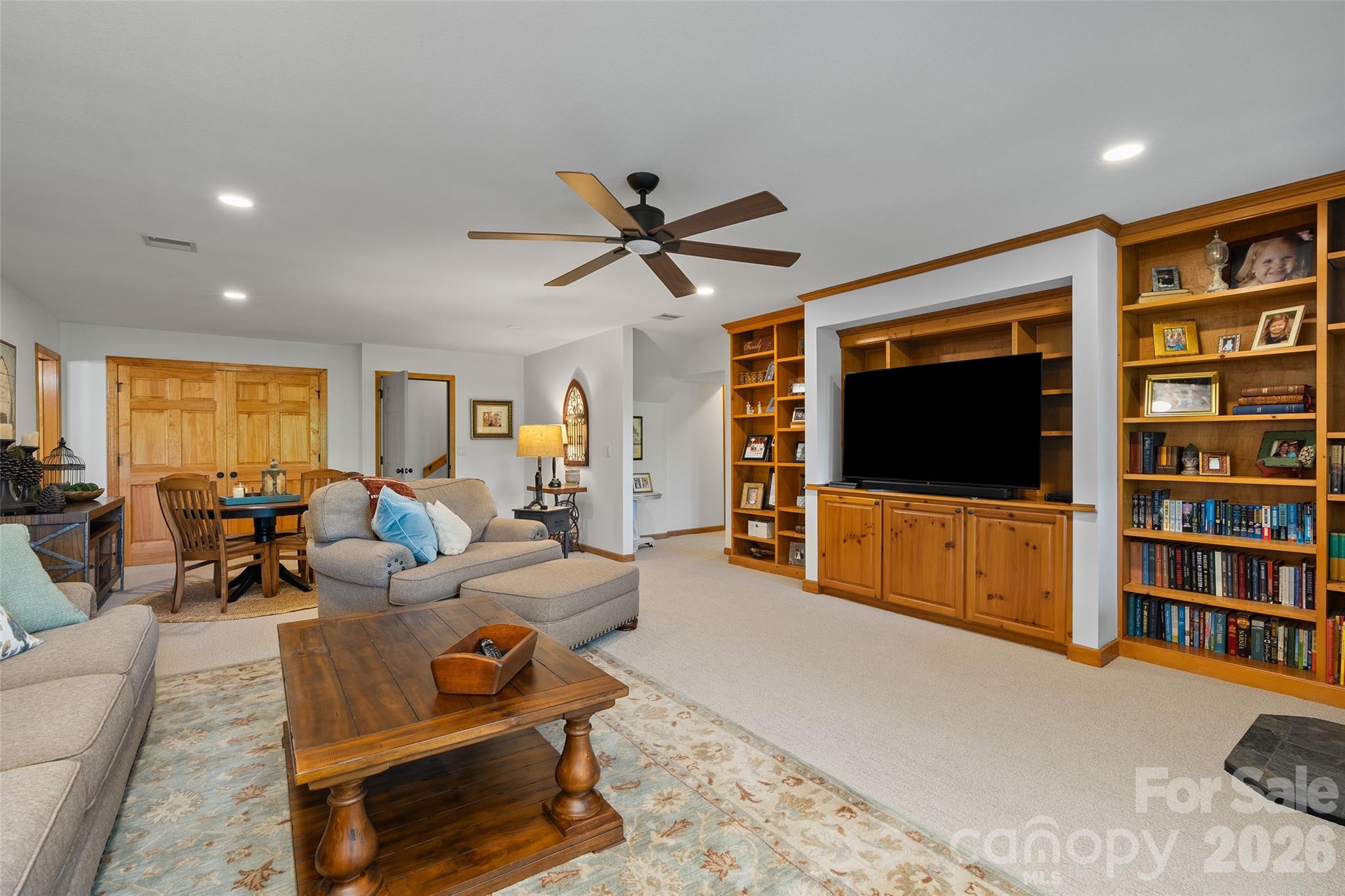 359 Saddlebrook Lane — Clyde
