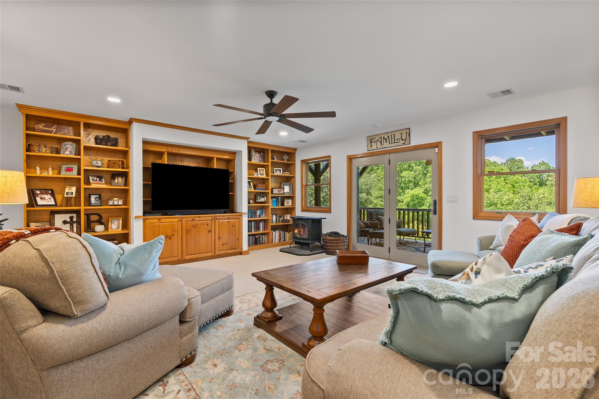 359 Saddlebrook Lane — Clyde