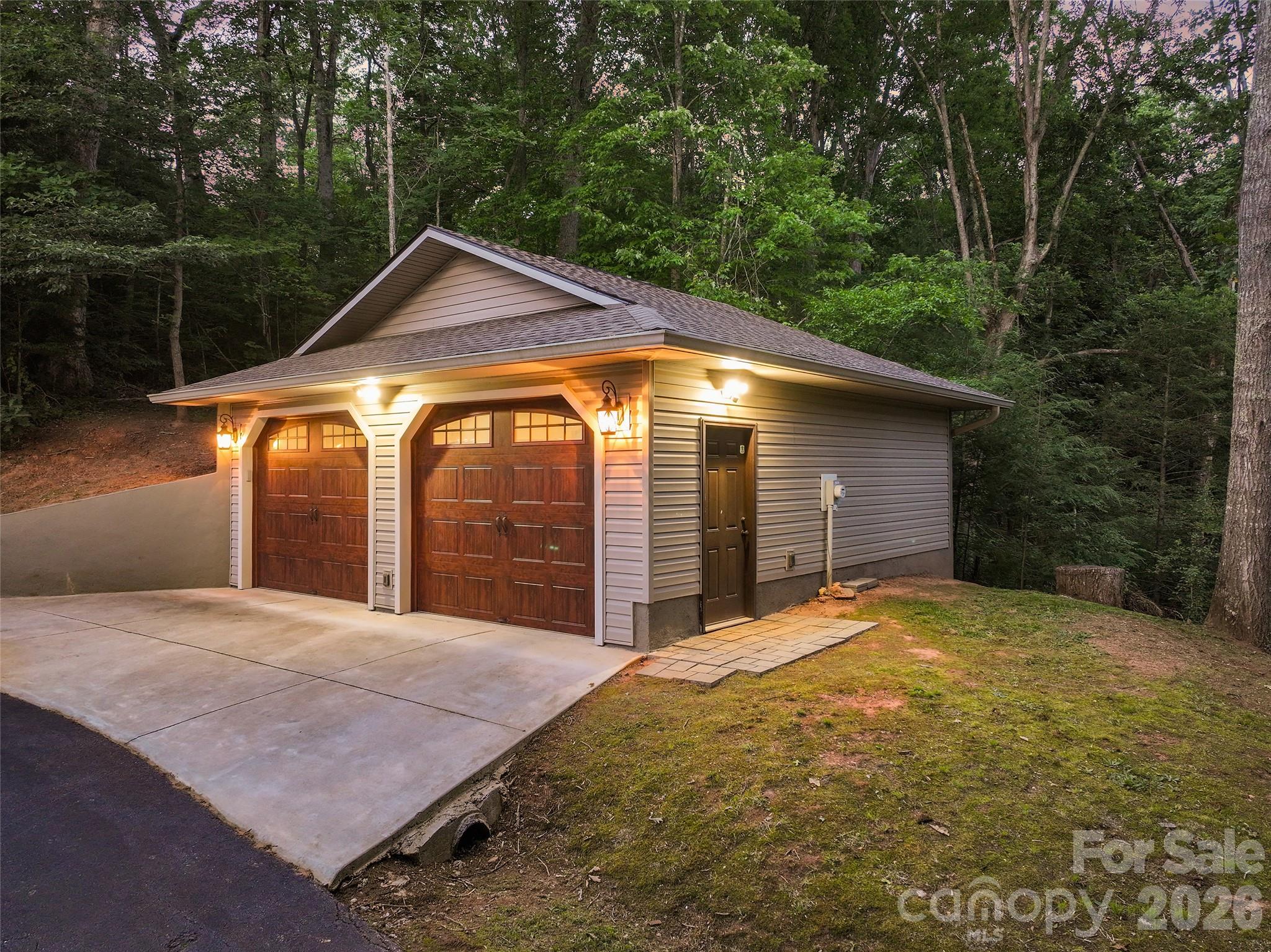 359 Saddlebrook Lane — Clyde