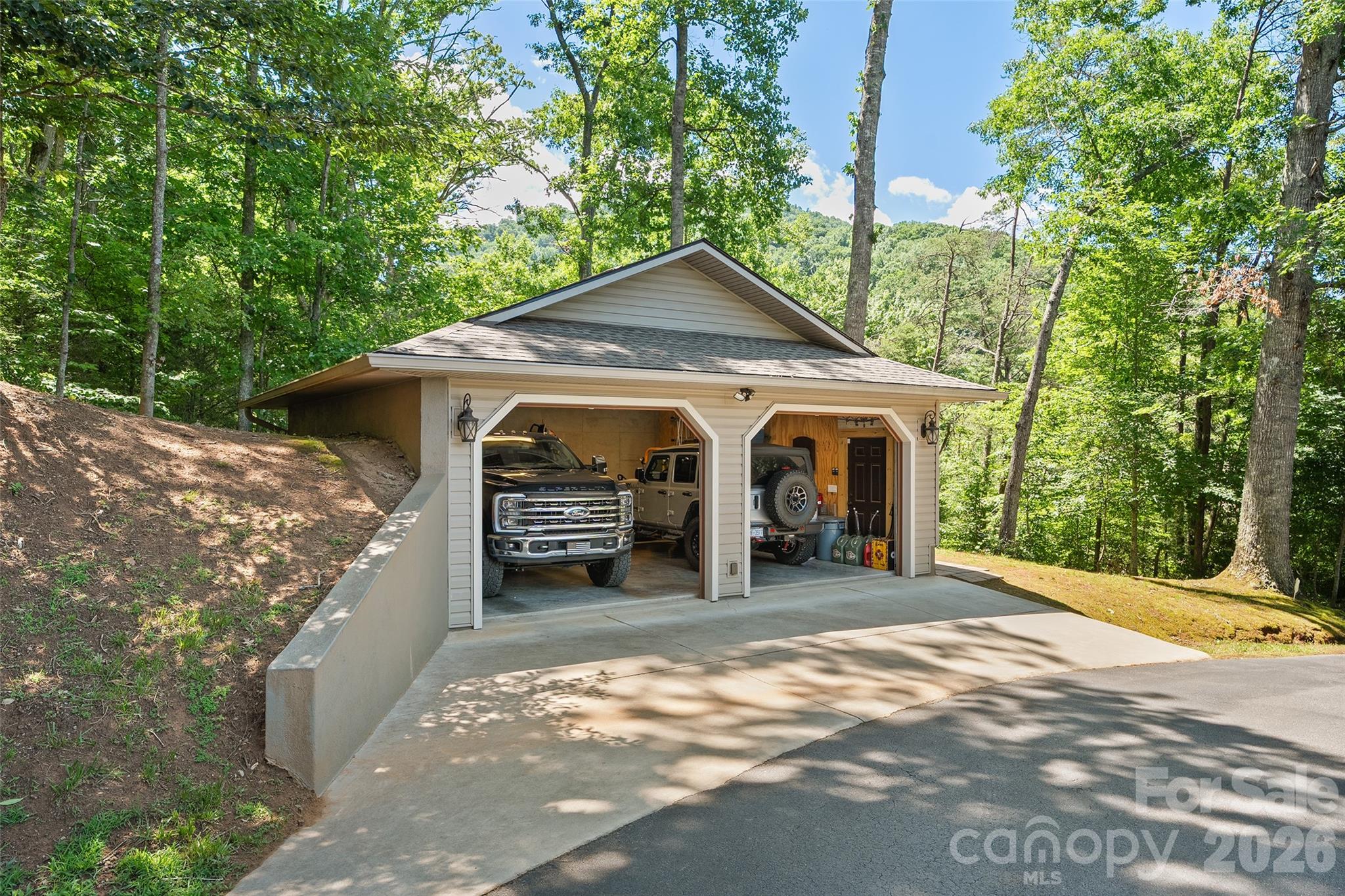 359 Saddlebrook Lane — Clyde