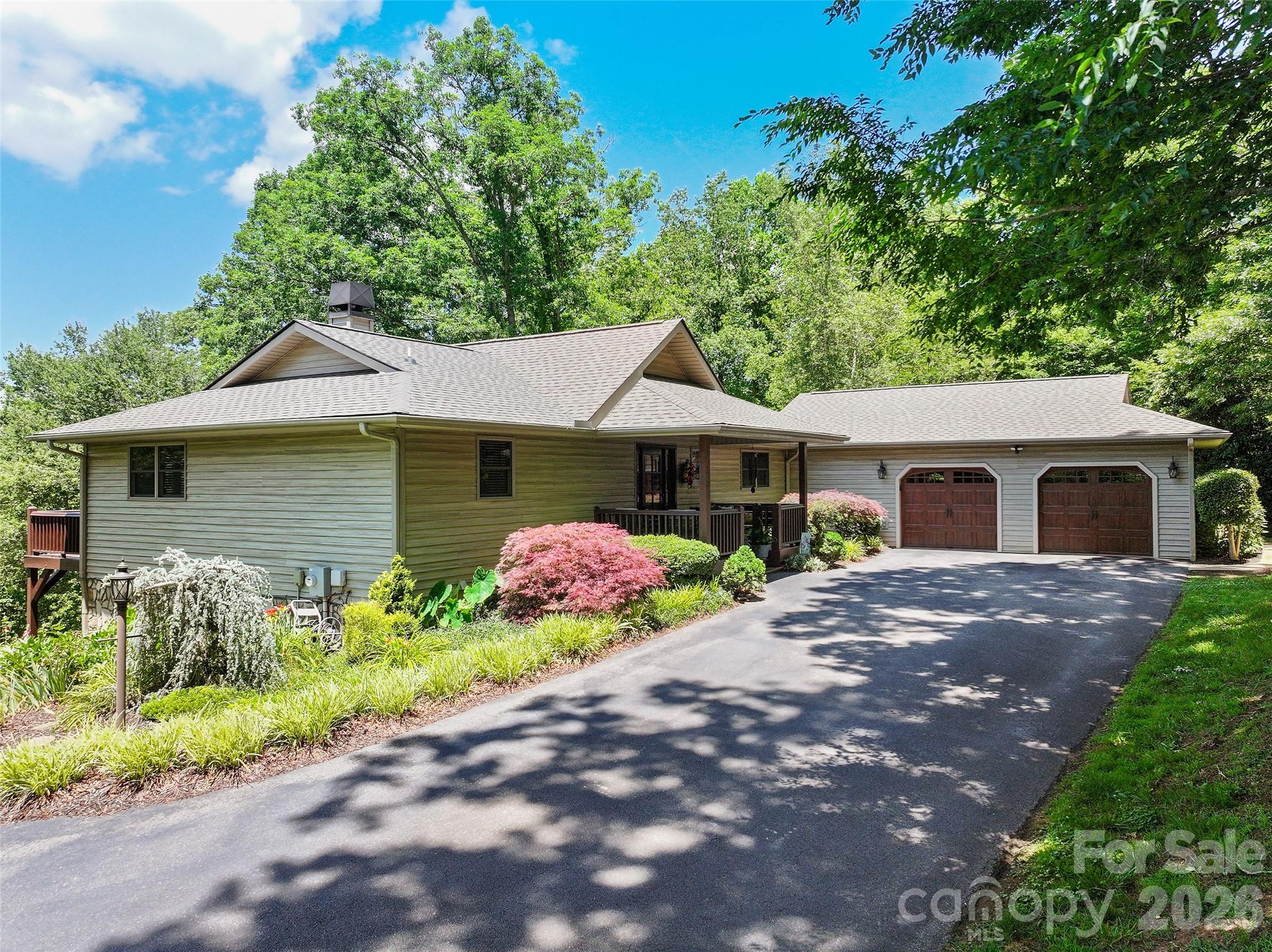 359 Saddlebrook Lane — Clyde