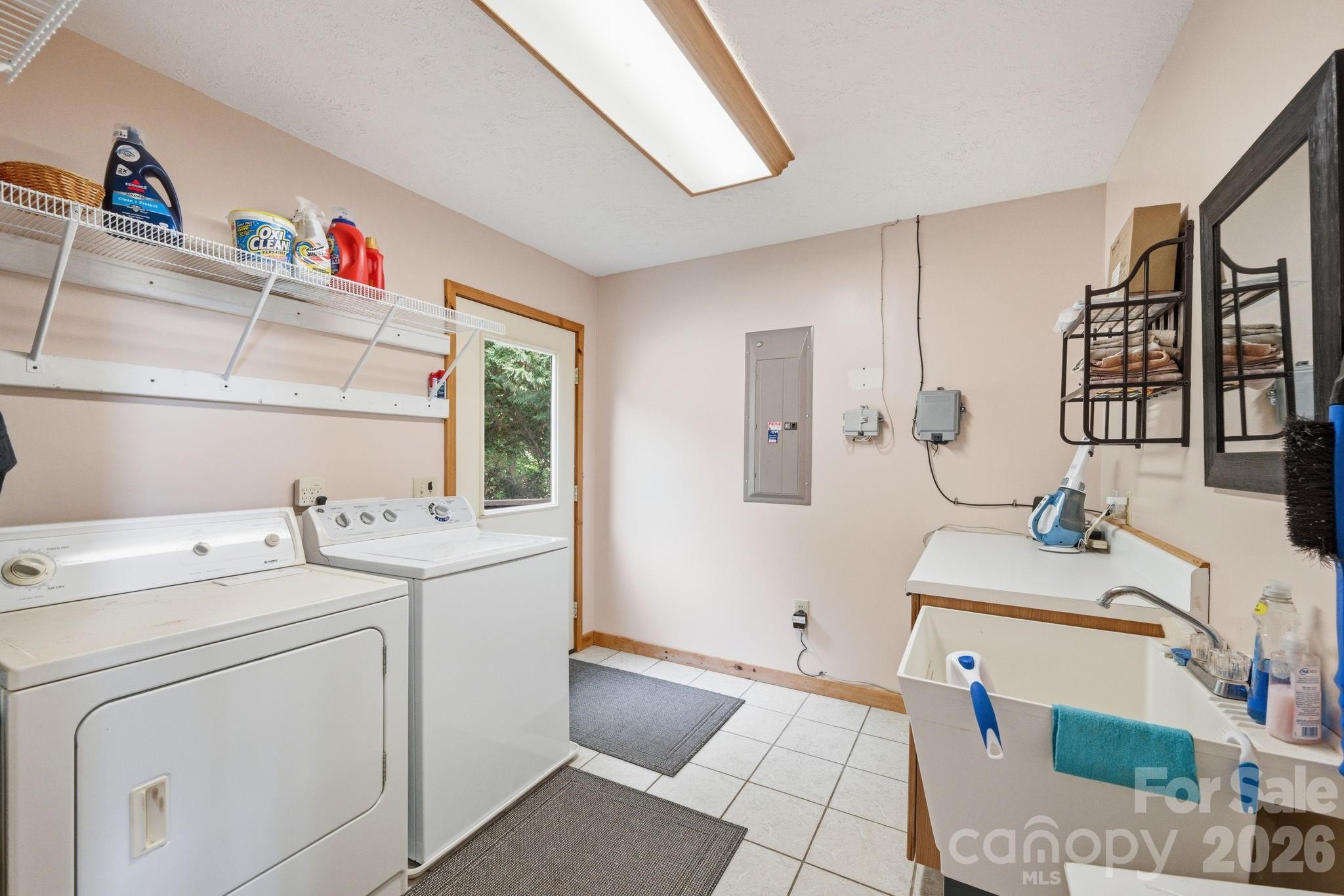 605 Valley View Drive — Purlear