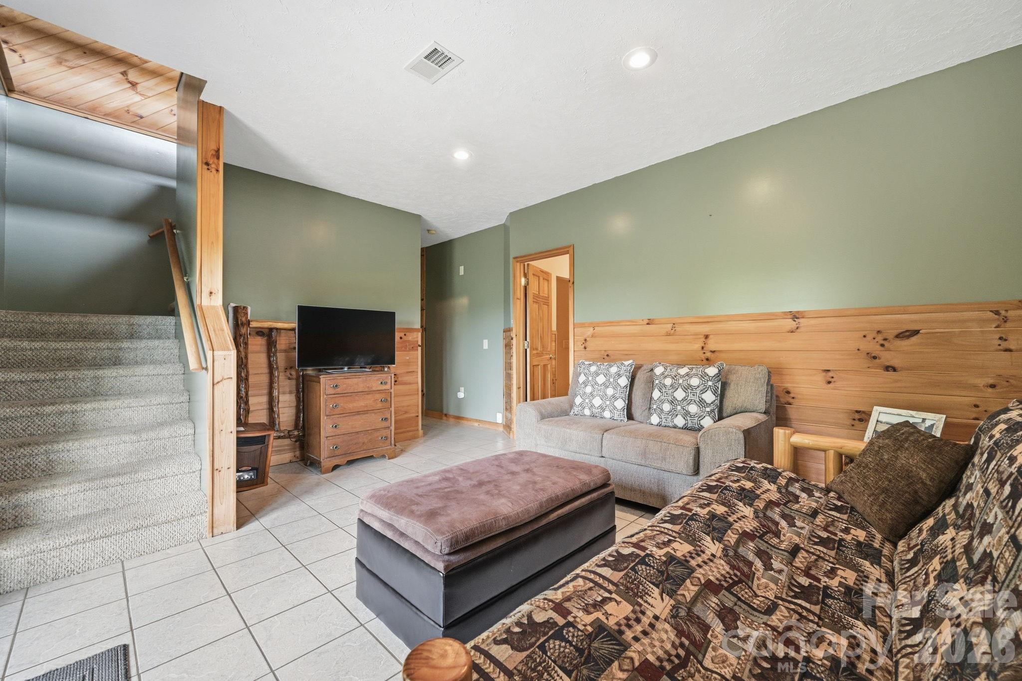605 Valley View Drive — Purlear