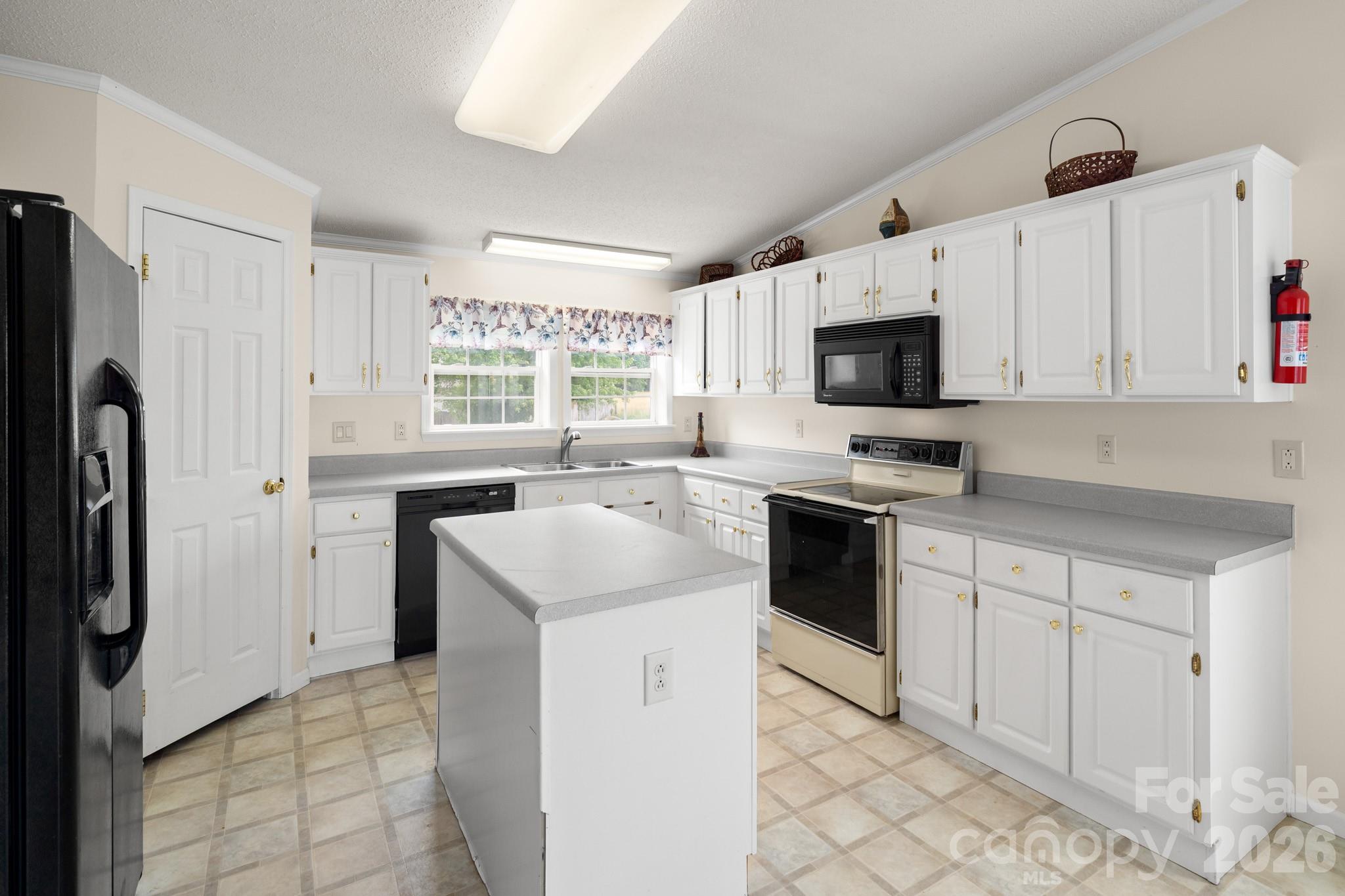 30 Countryside Drive — Hendersonville