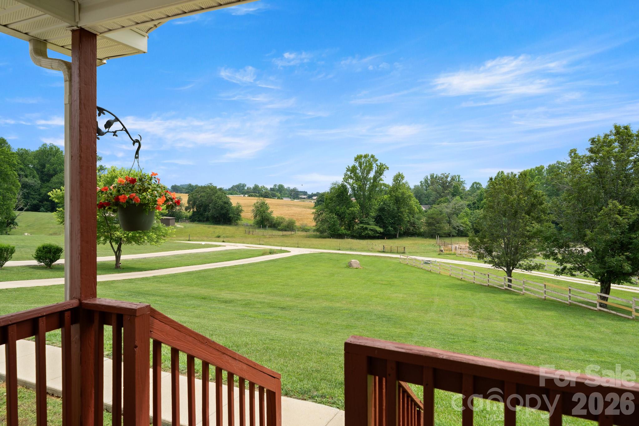30 Countryside Drive — Hendersonville