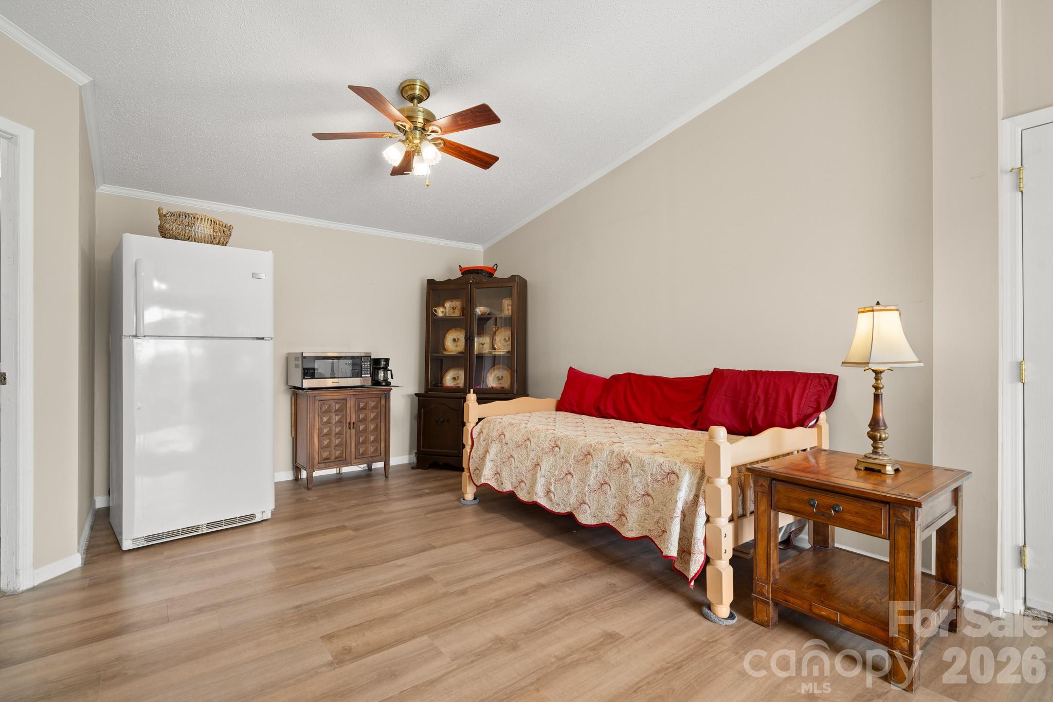 30 Countryside Drive — Hendersonville