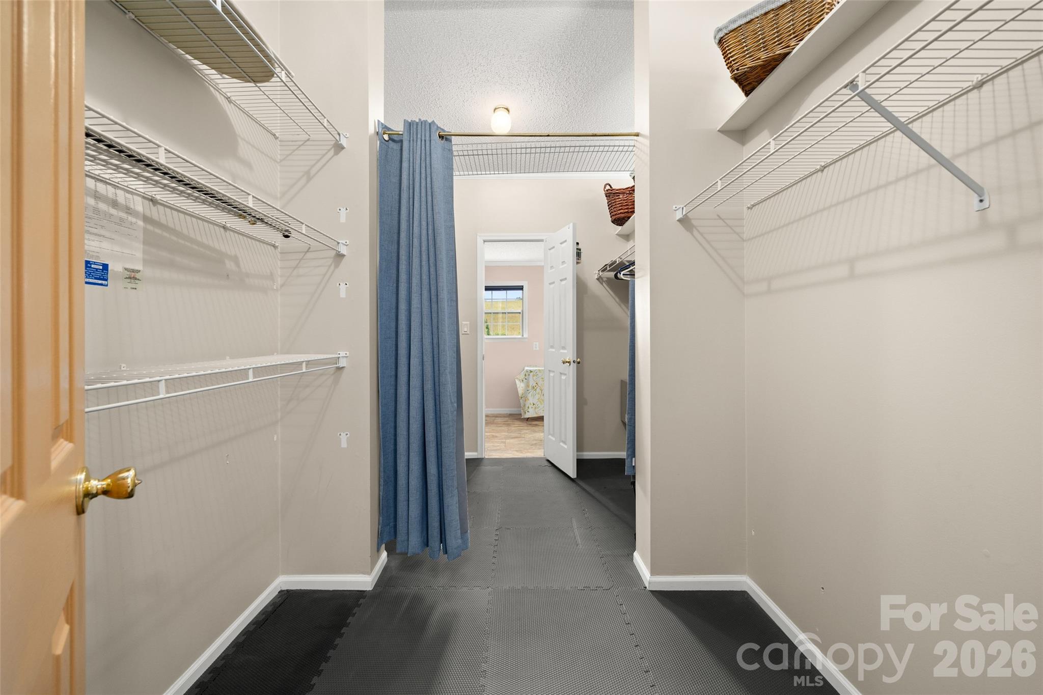 30 Countryside Drive — Hendersonville