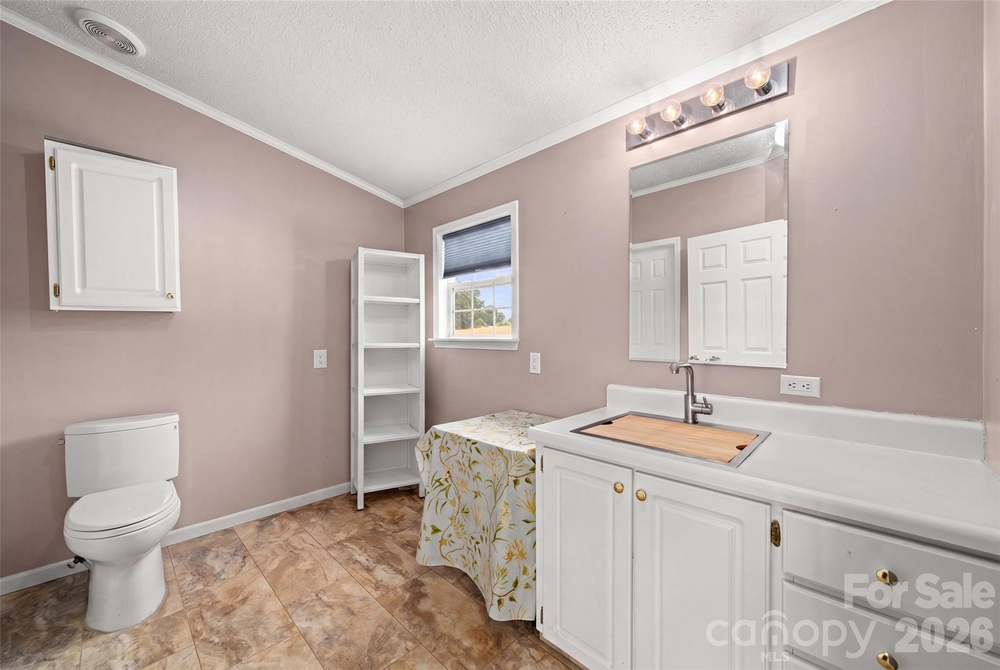 30 Countryside Drive — Hendersonville