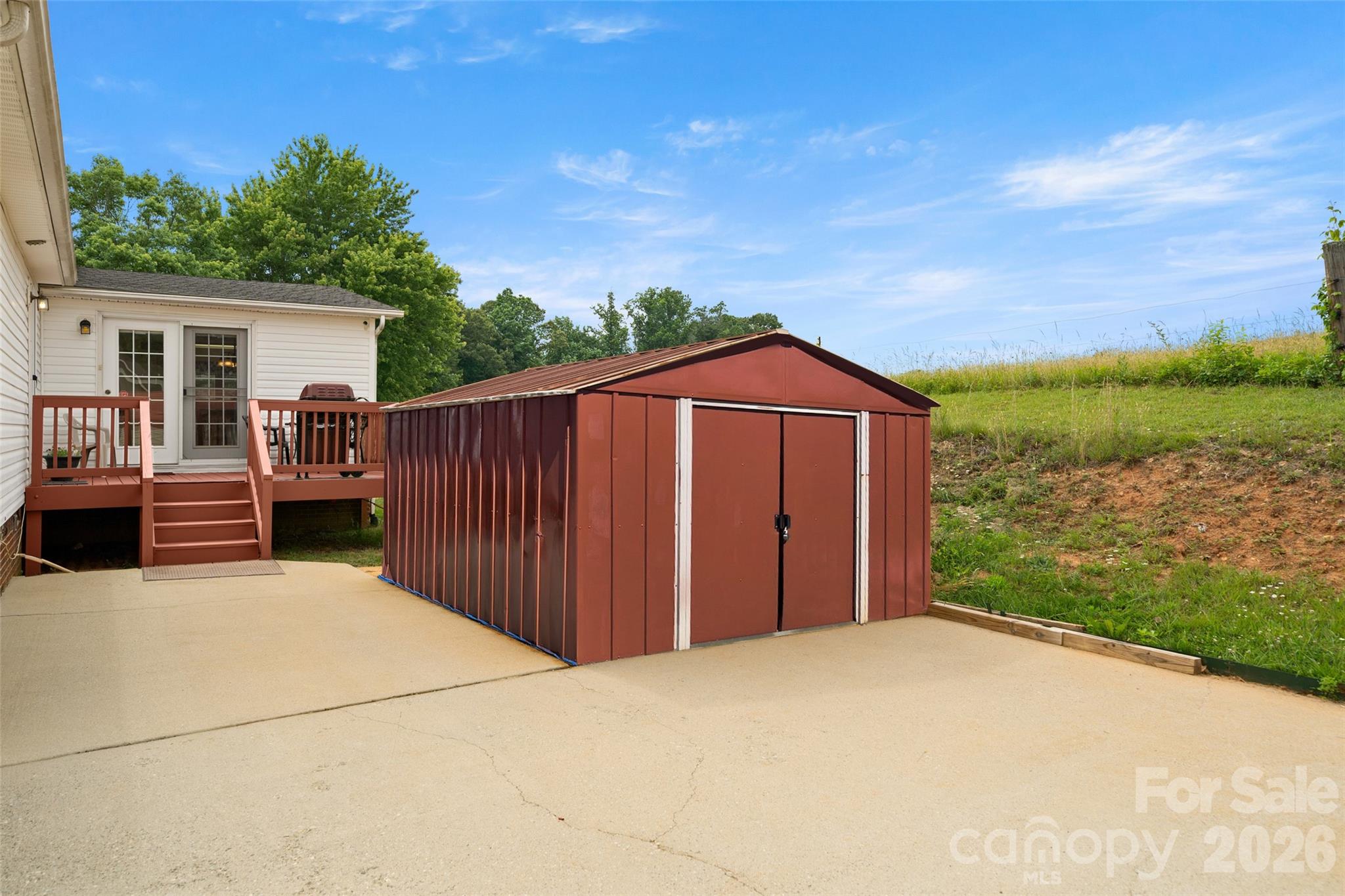 30 Countryside Drive — Hendersonville