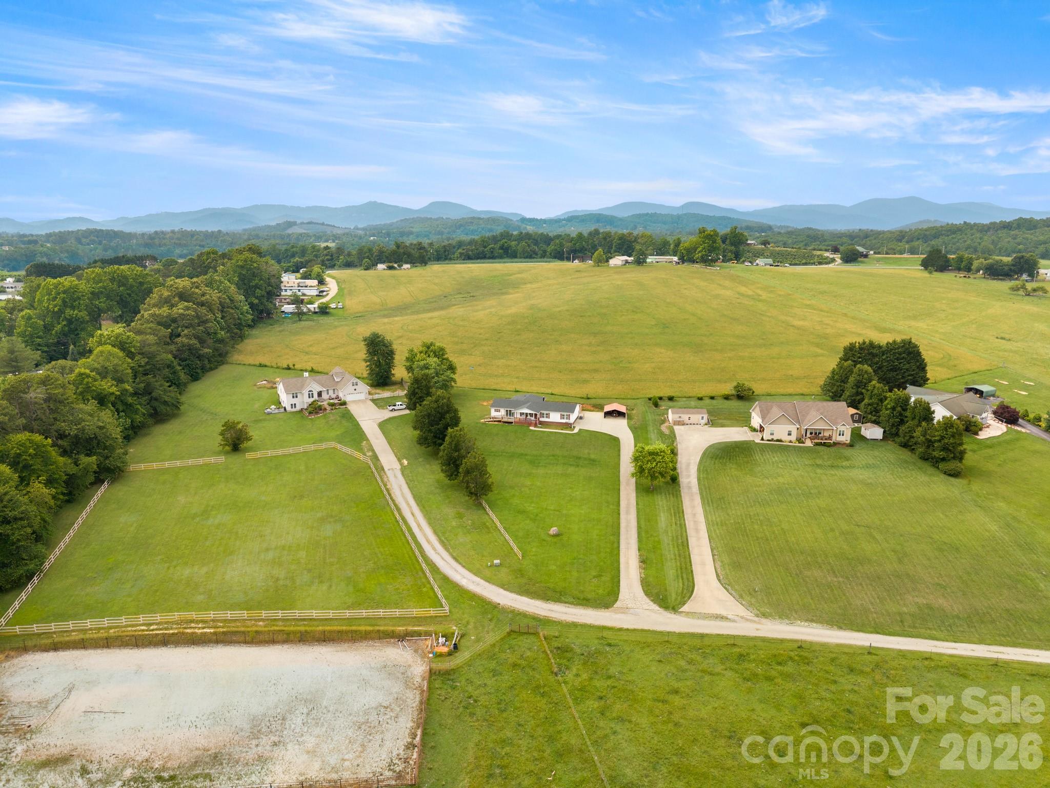 30 Countryside Drive — Hendersonville