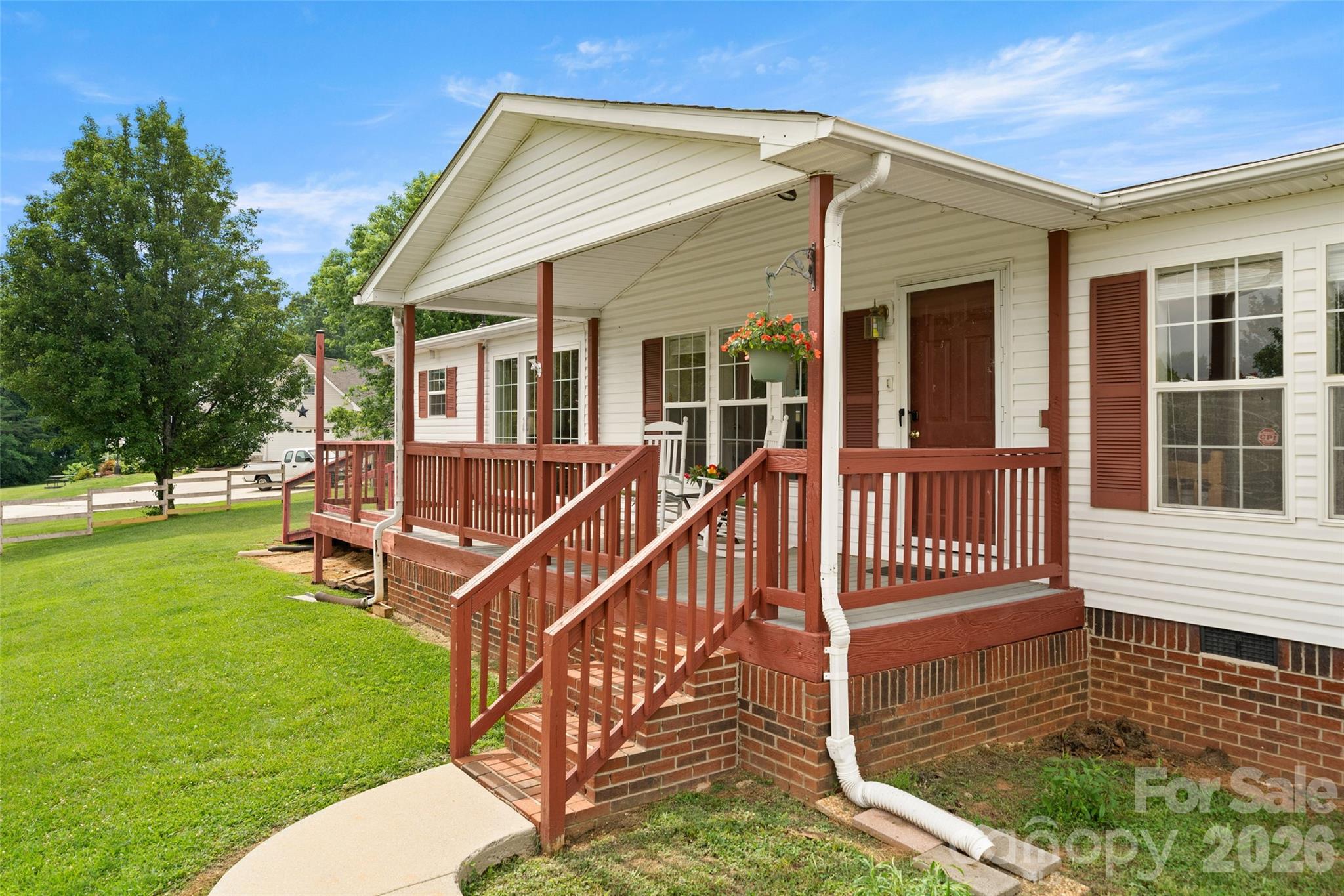 30 Countryside Drive — Hendersonville