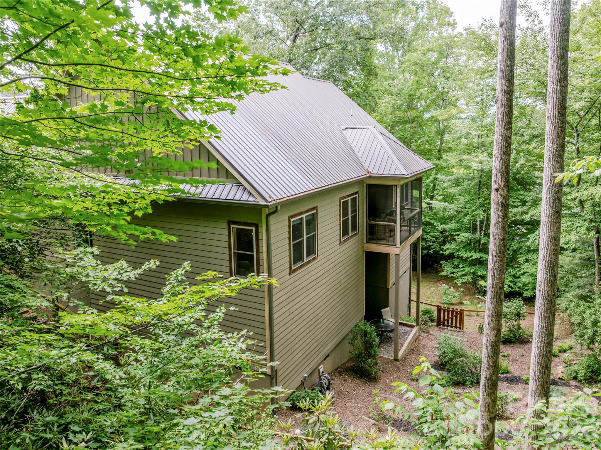45 Sunset Drive — Swannanoa