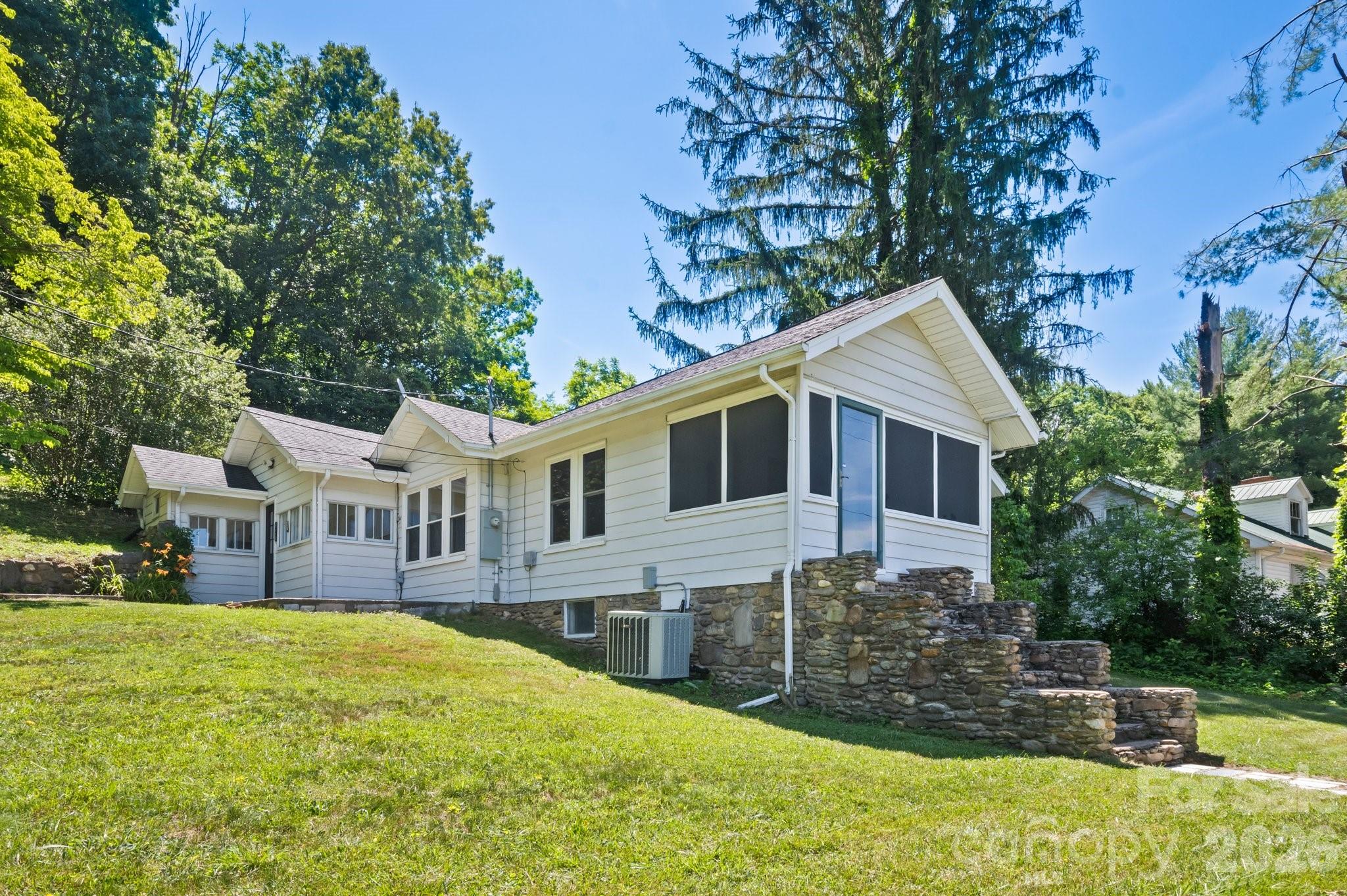 441 Main Street — Clyde