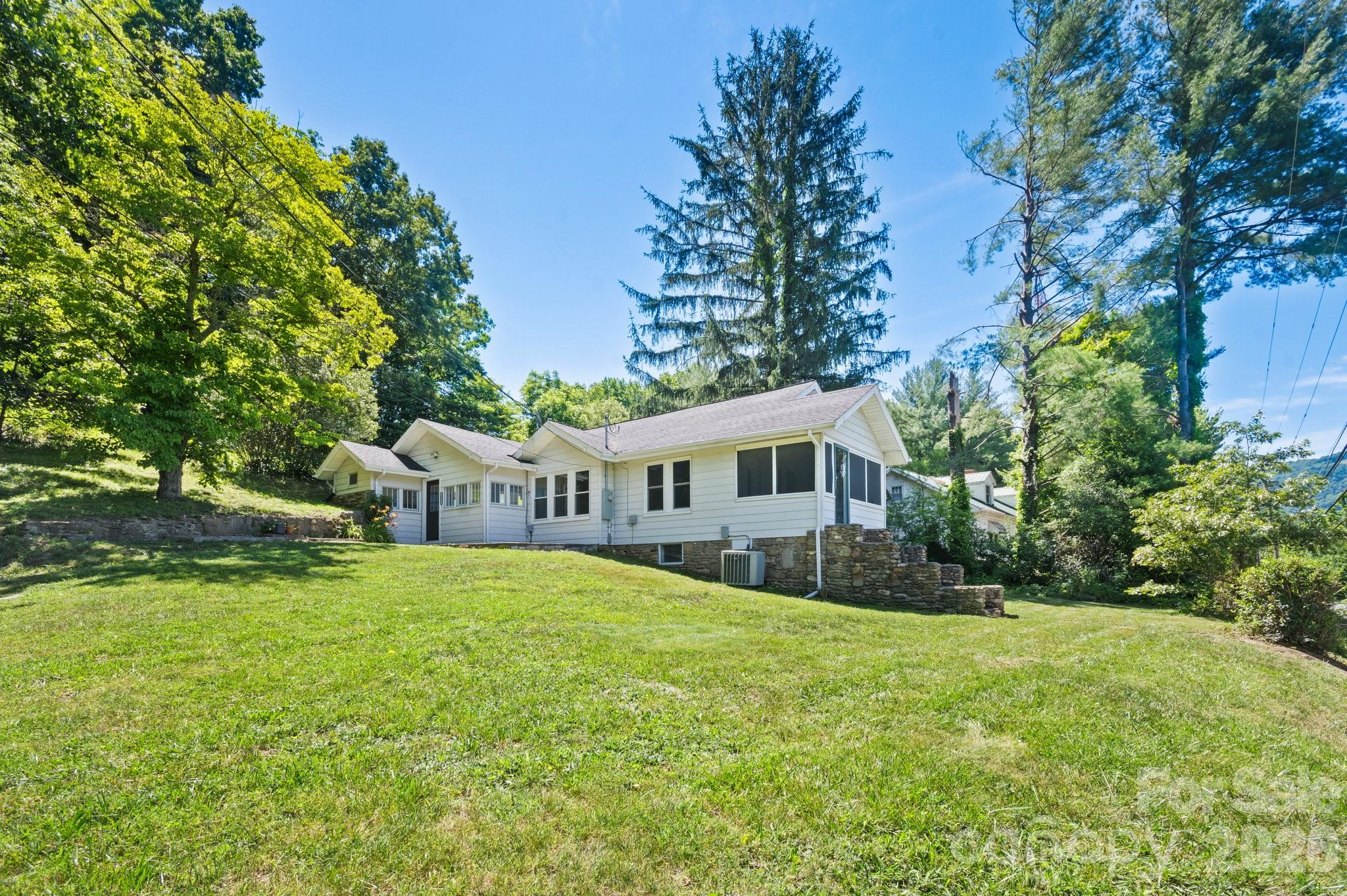 441 Main Street — Clyde