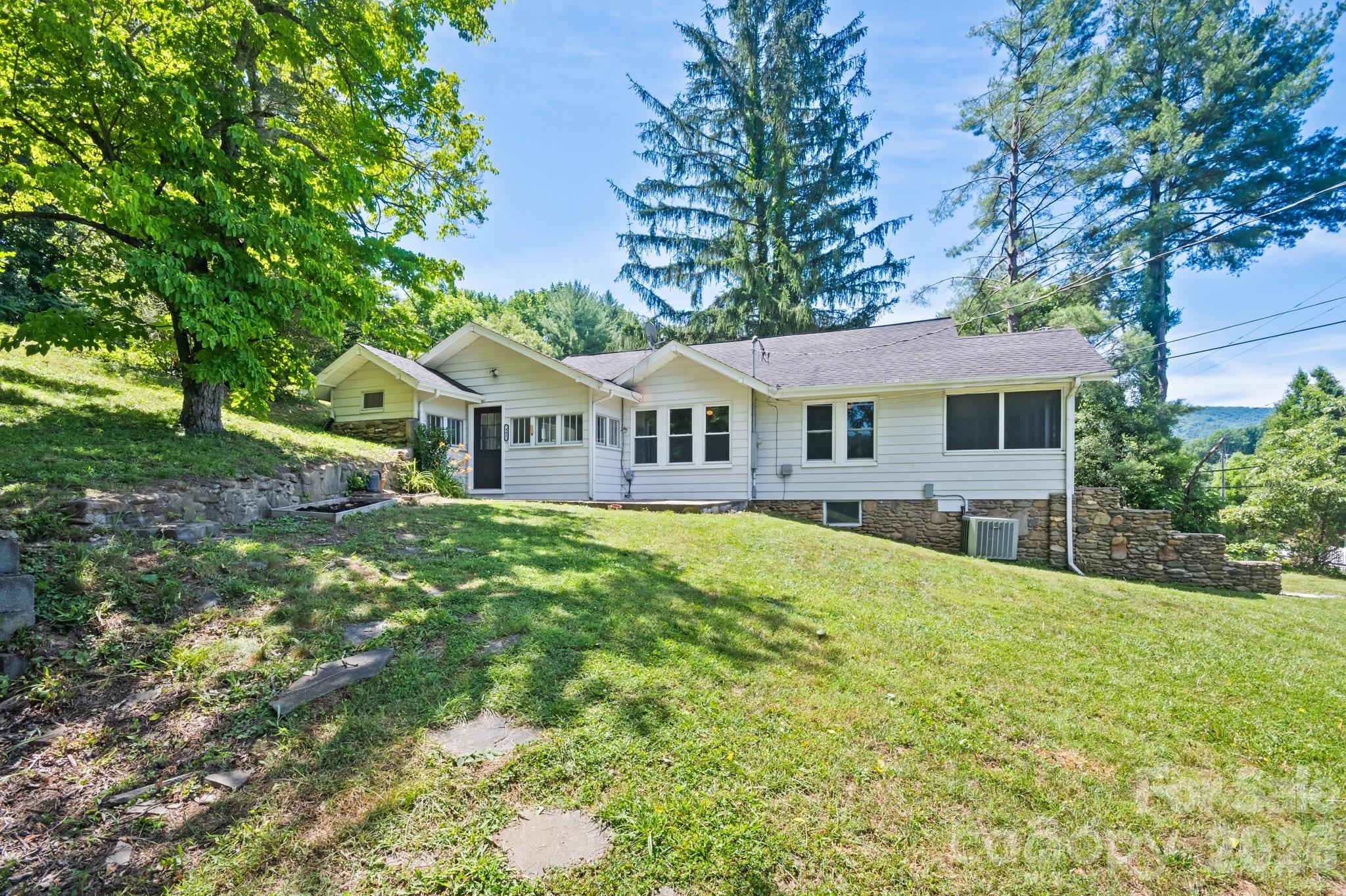 441 Main Street — Clyde