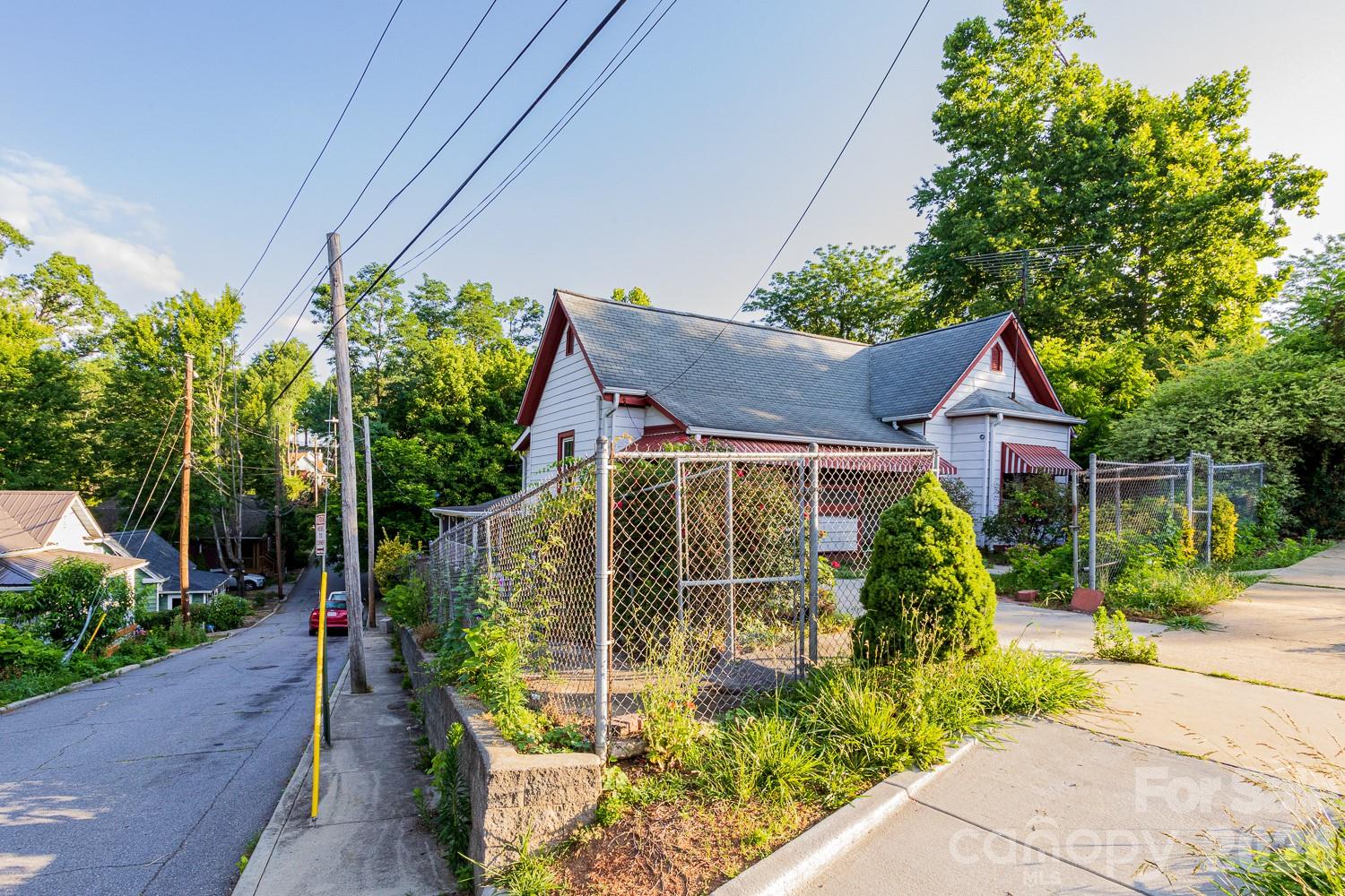 91 Clingman Avenue — Asheville