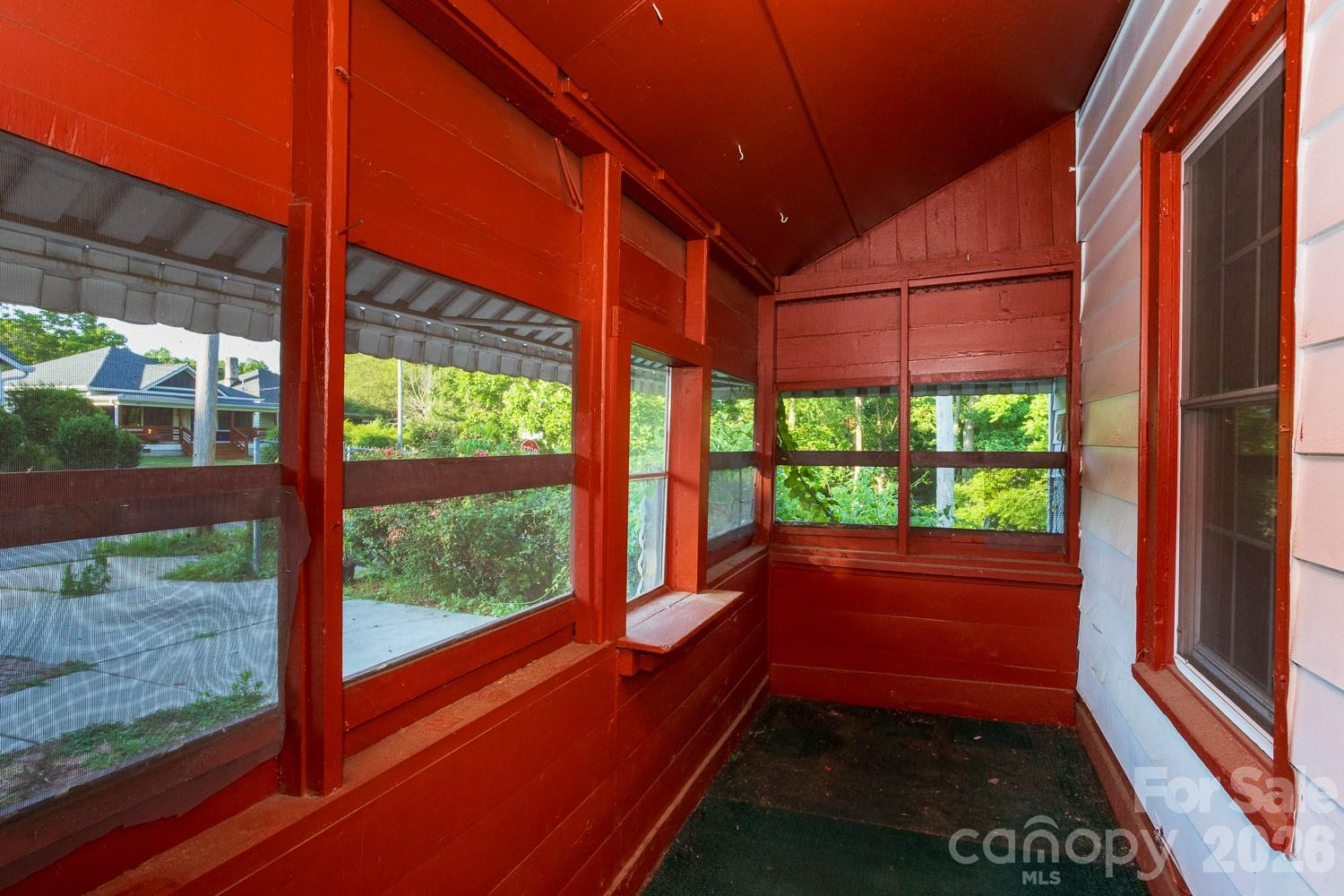 91 Clingman Avenue — Asheville