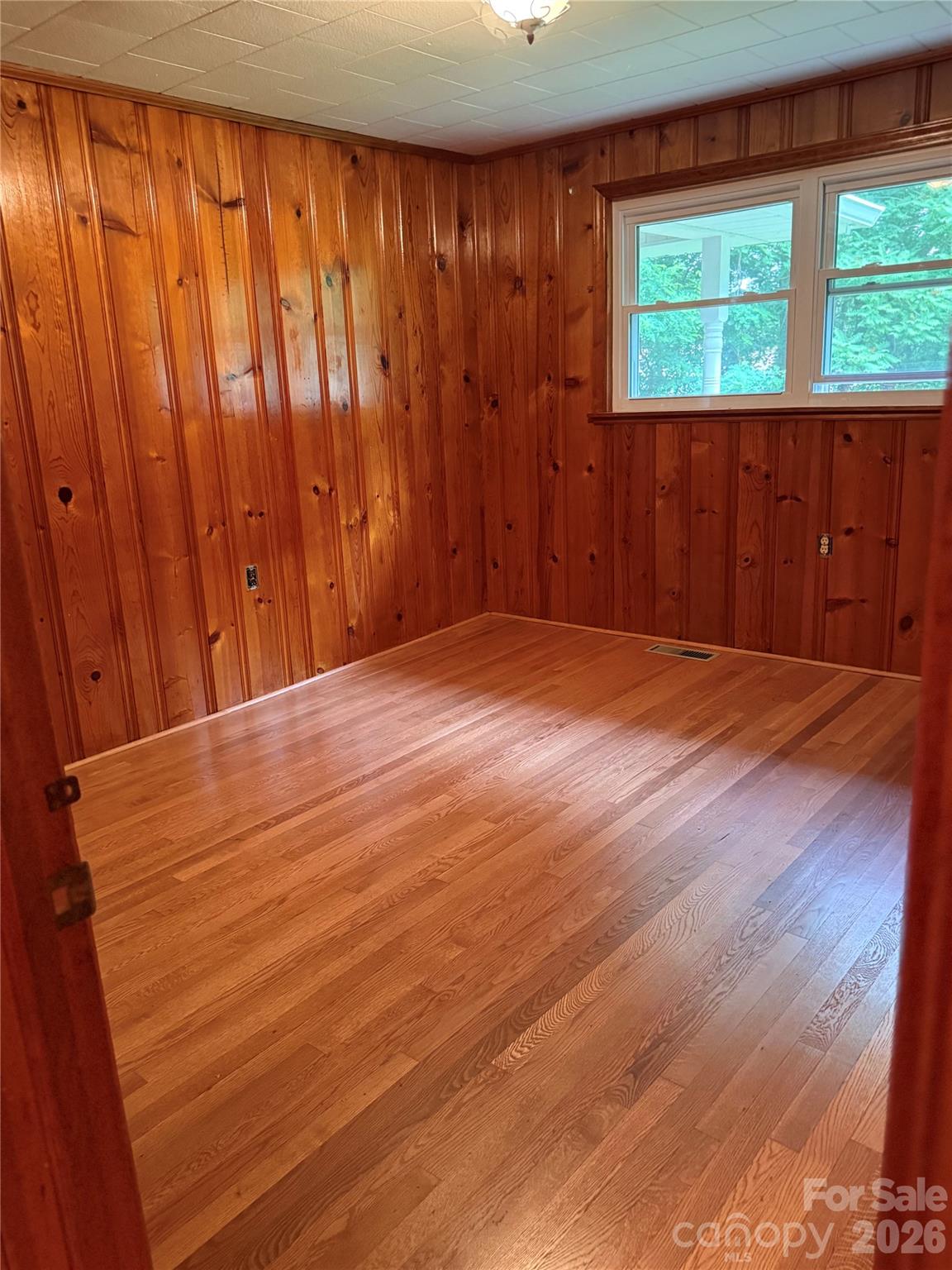 150 Cowan Lane — Tryon