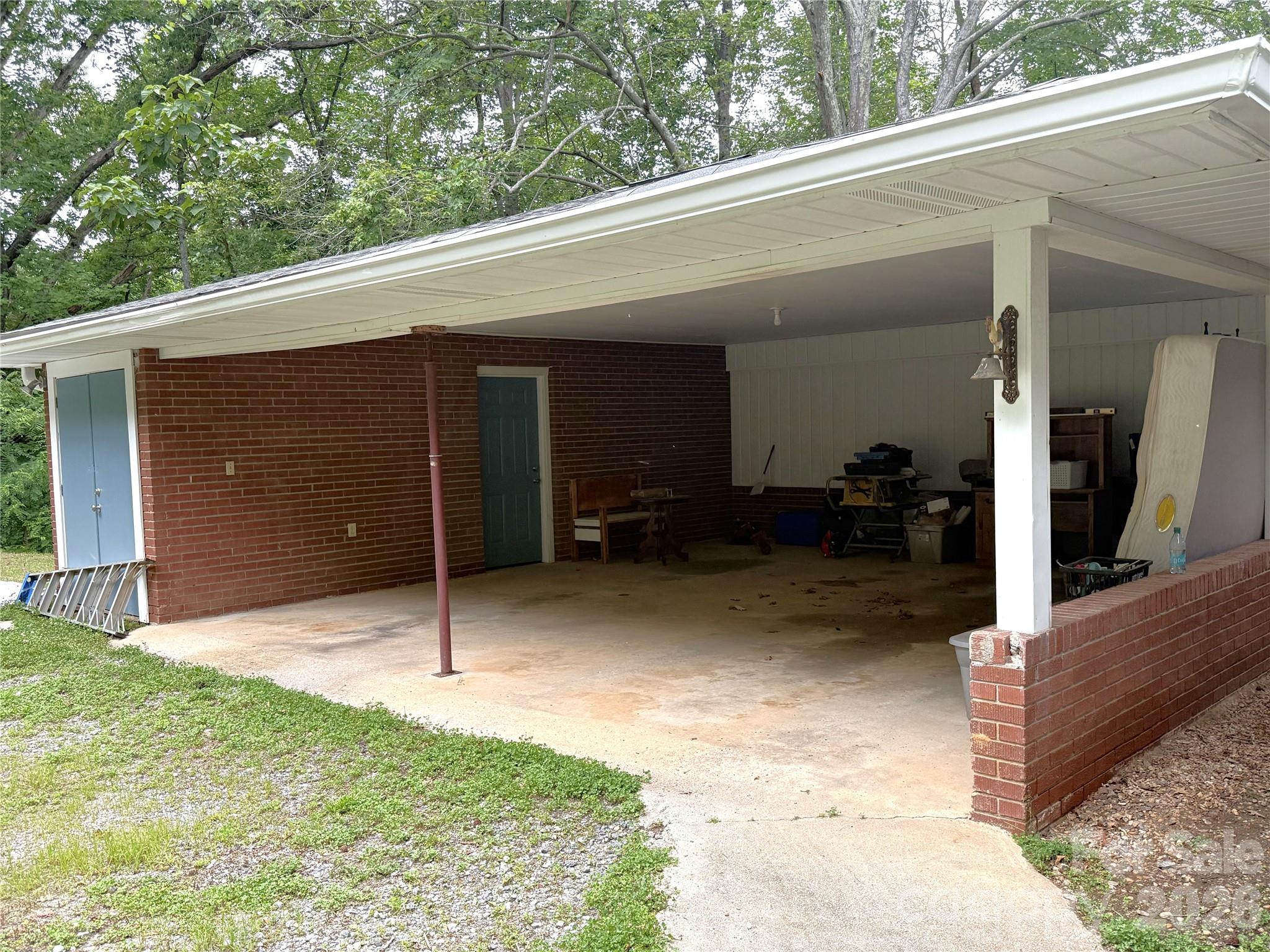 150 Cowan Lane — Tryon