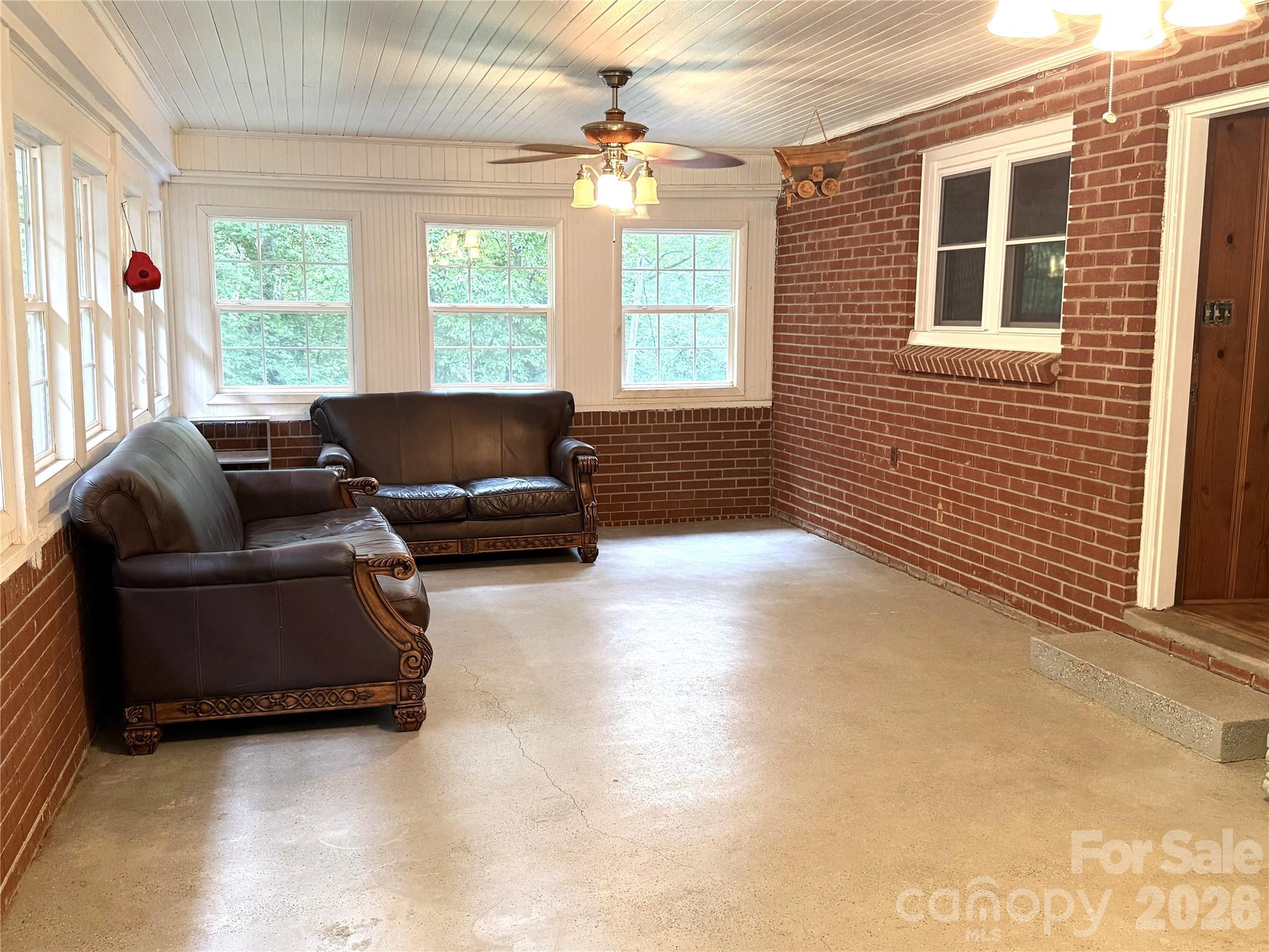150 Cowan Lane — Tryon